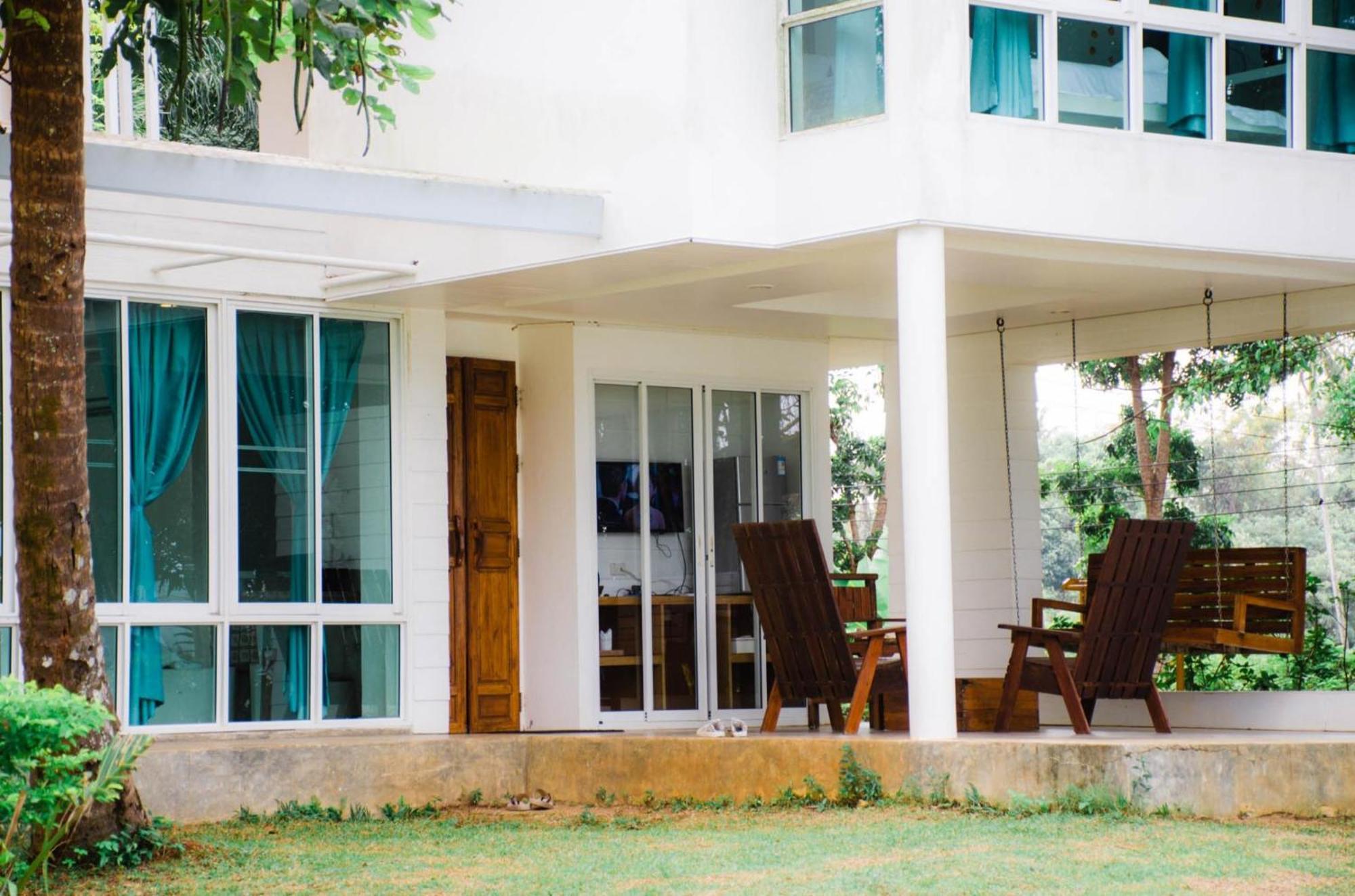 Deluxe Family Bungalow Beach Front