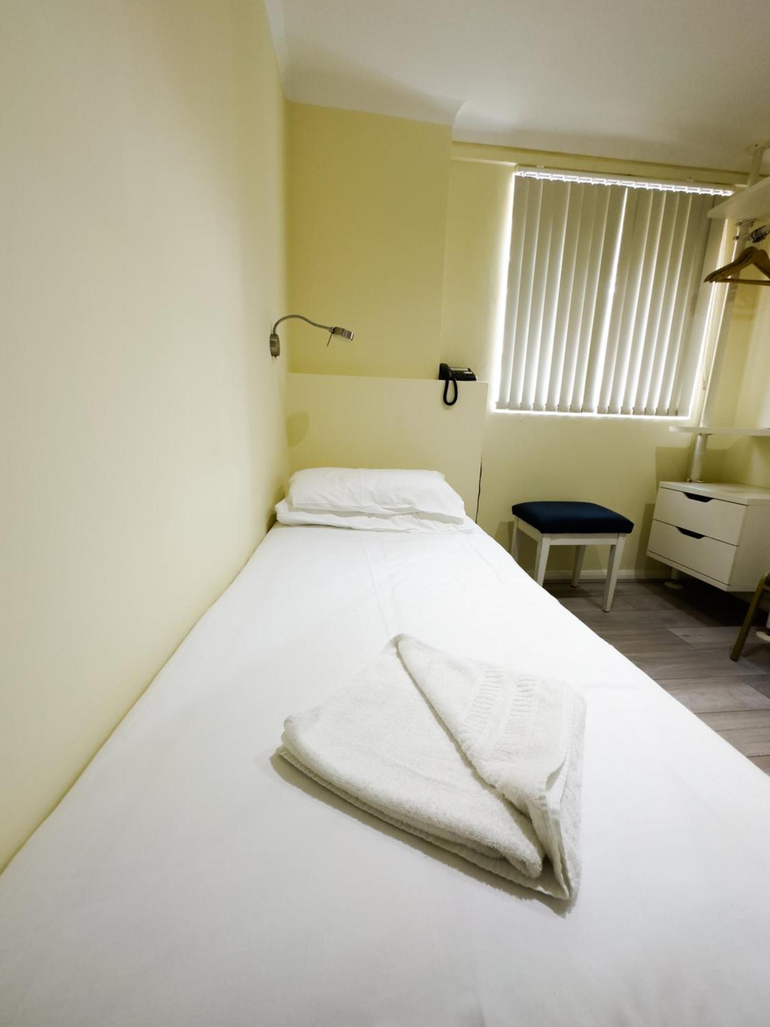 Single Room with Shared Bathroom