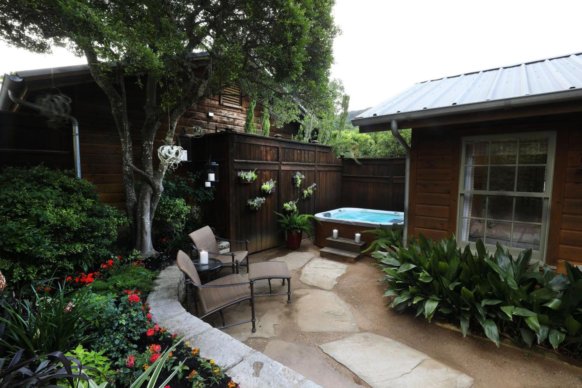 Hot Tub Cottage One King,1595372680:JPEG