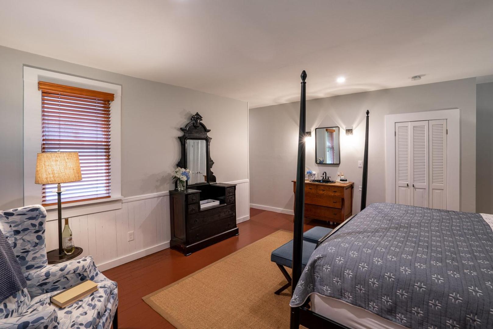 Superior King Room