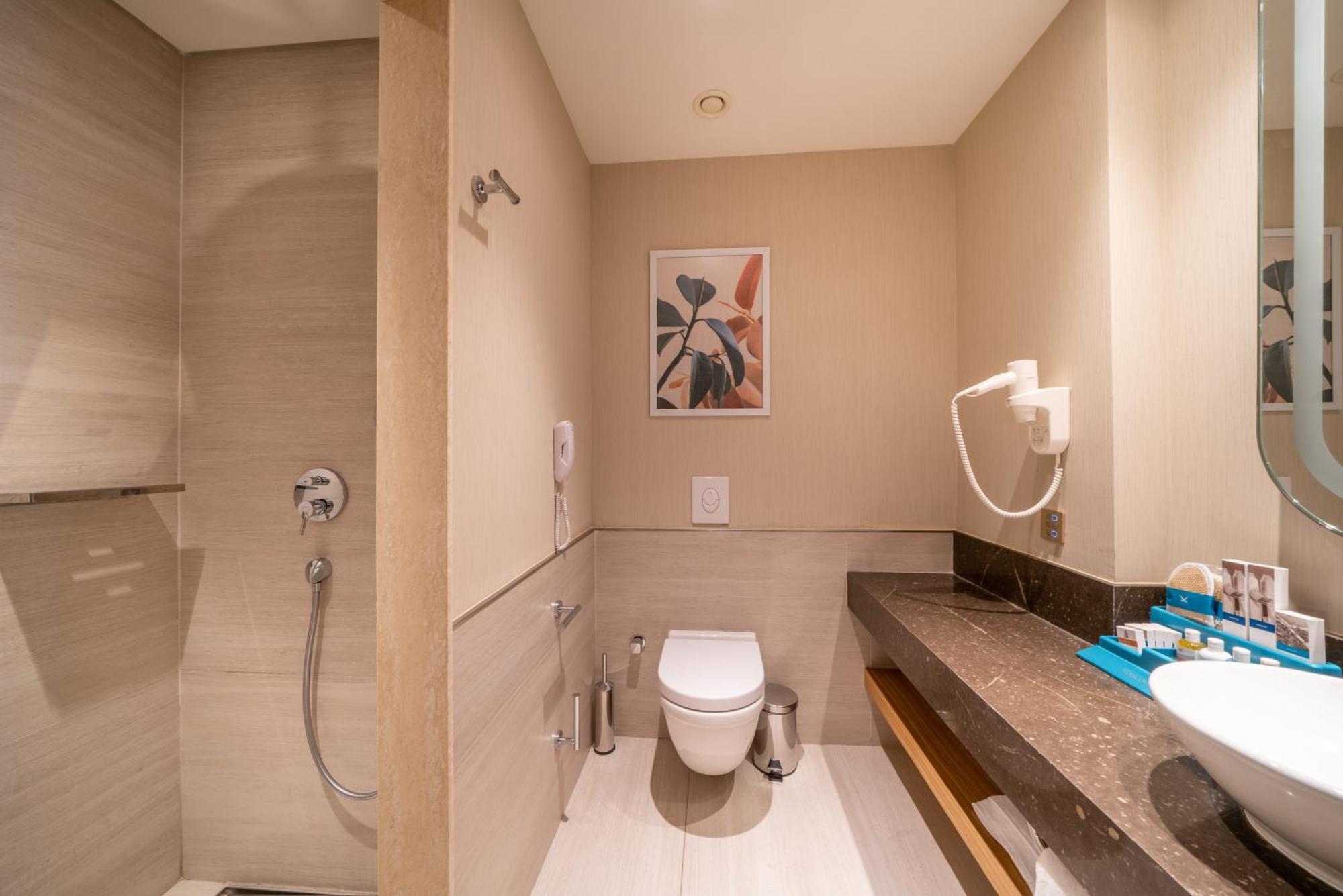 Large Room Pool Direct Access