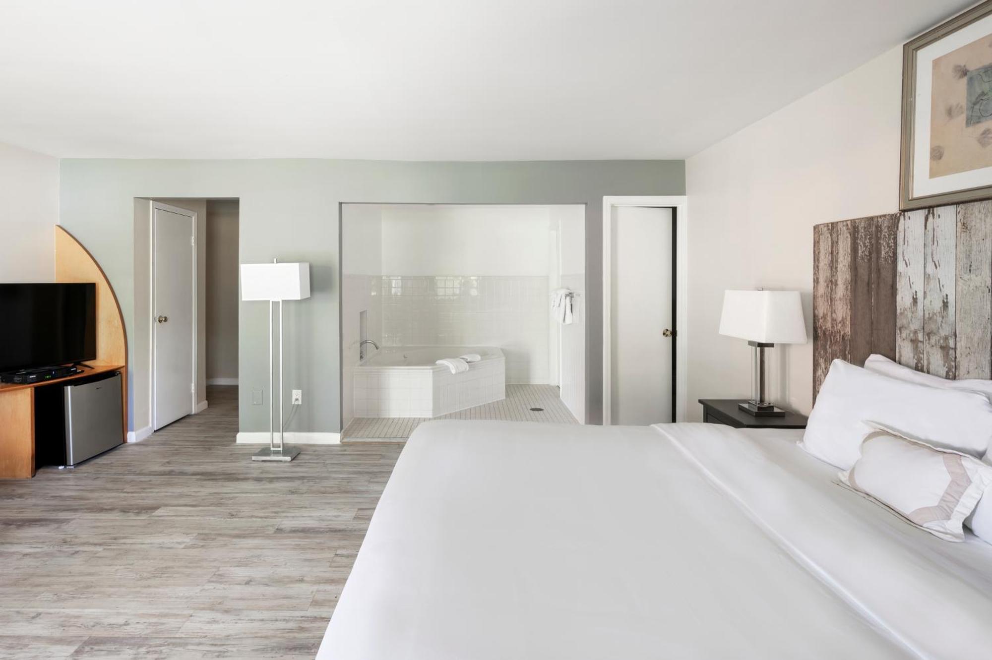 Queen Double Room