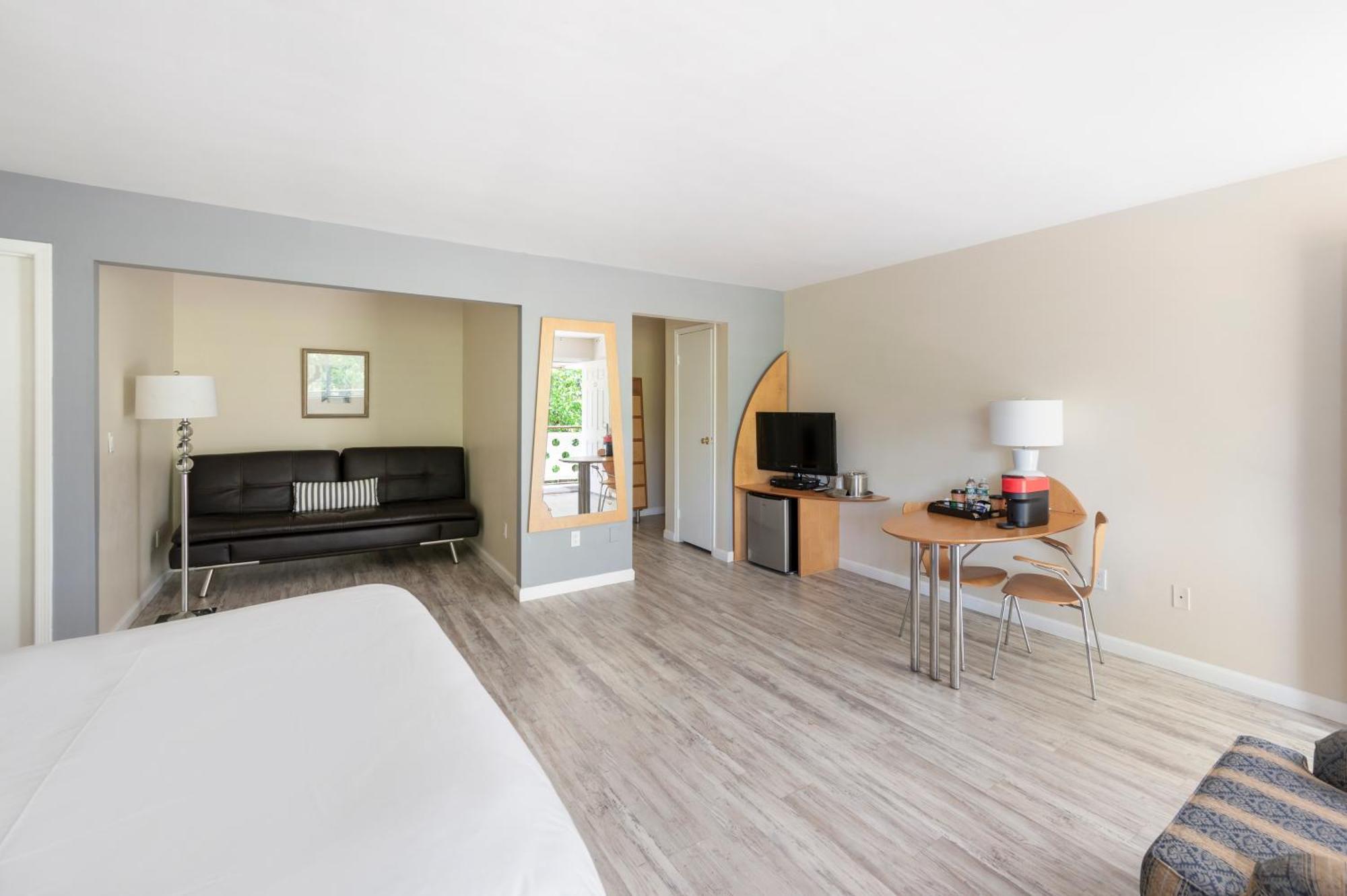 Queen Double Room