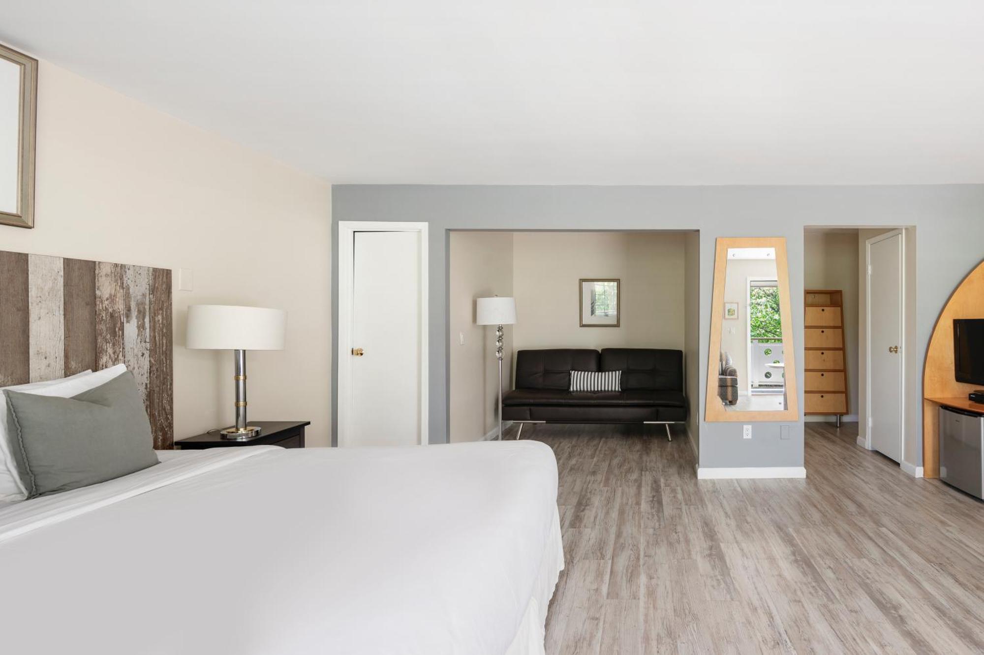 Queen Double Room