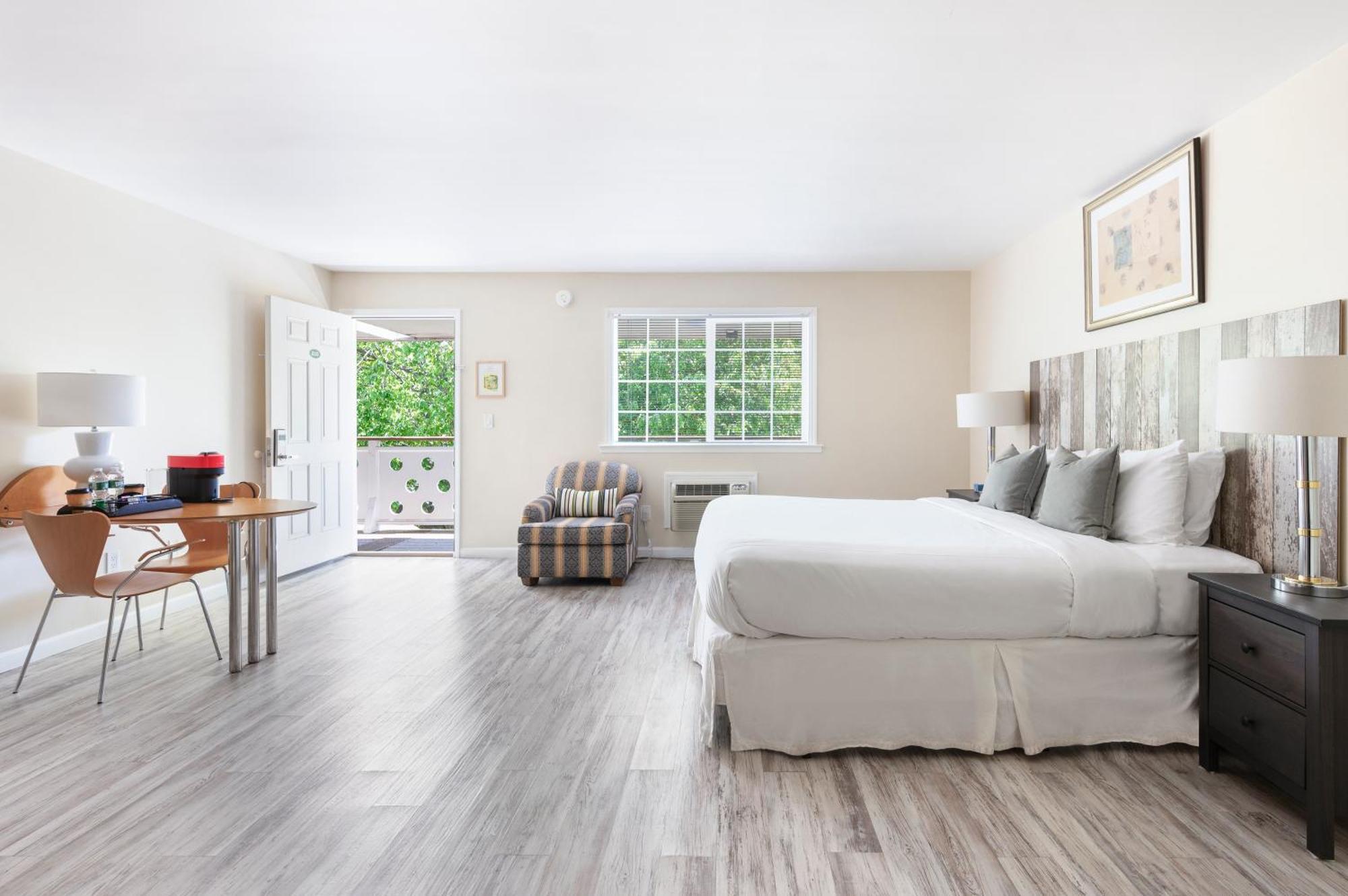 Queen Double Room