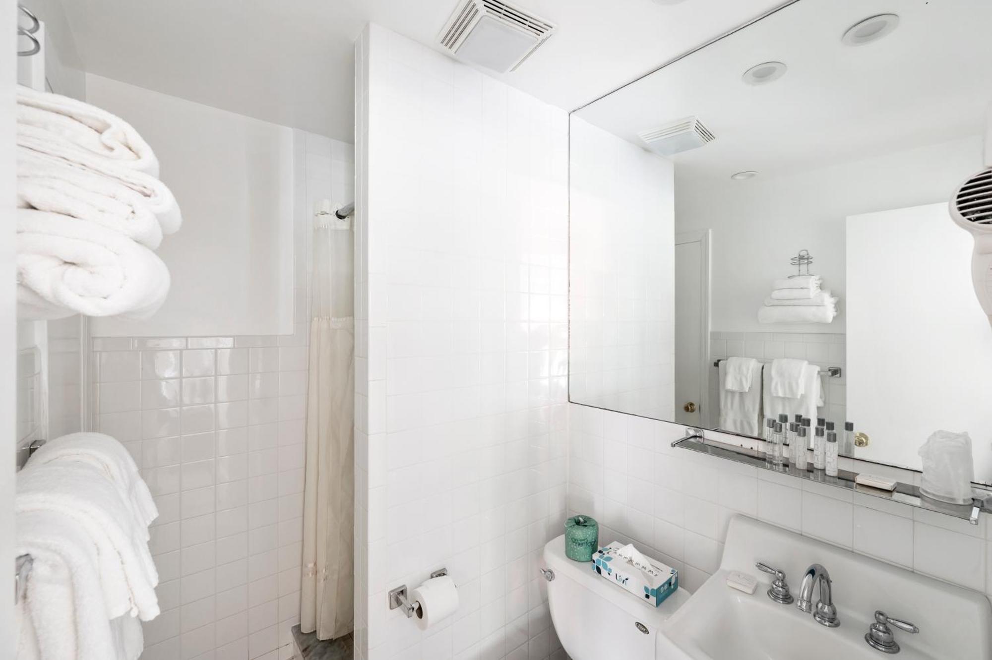 Queen Double Room