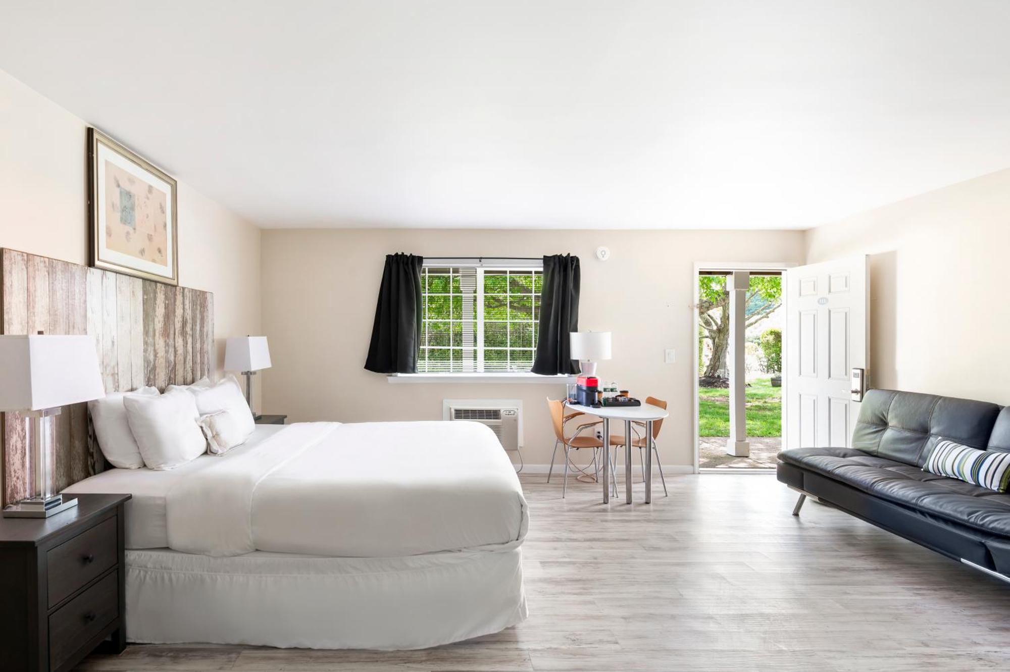 Queen Double Room