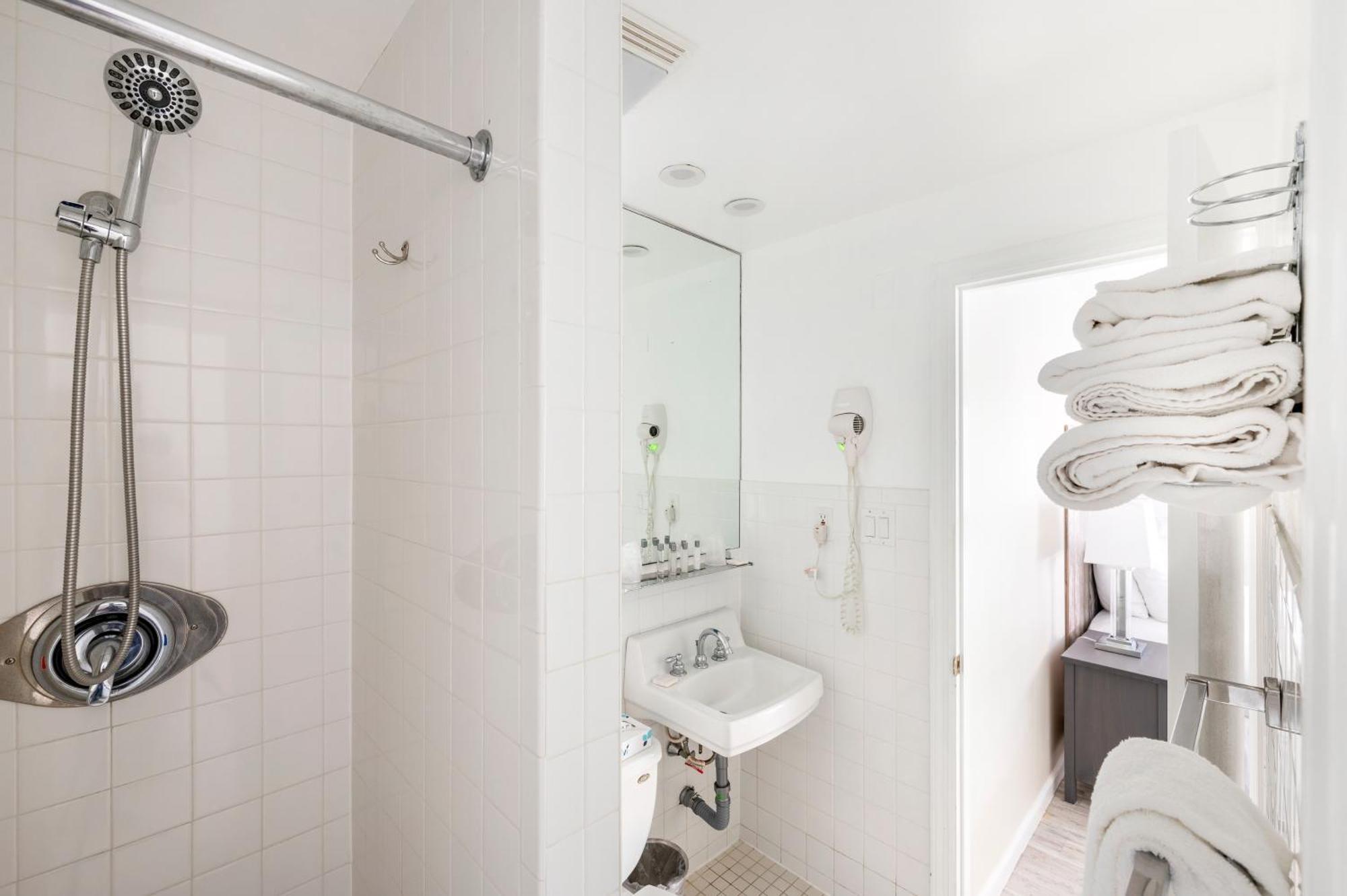Queen Double Room