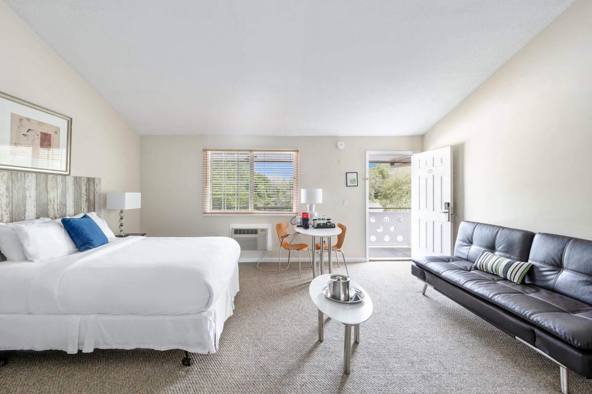Queen Double Room