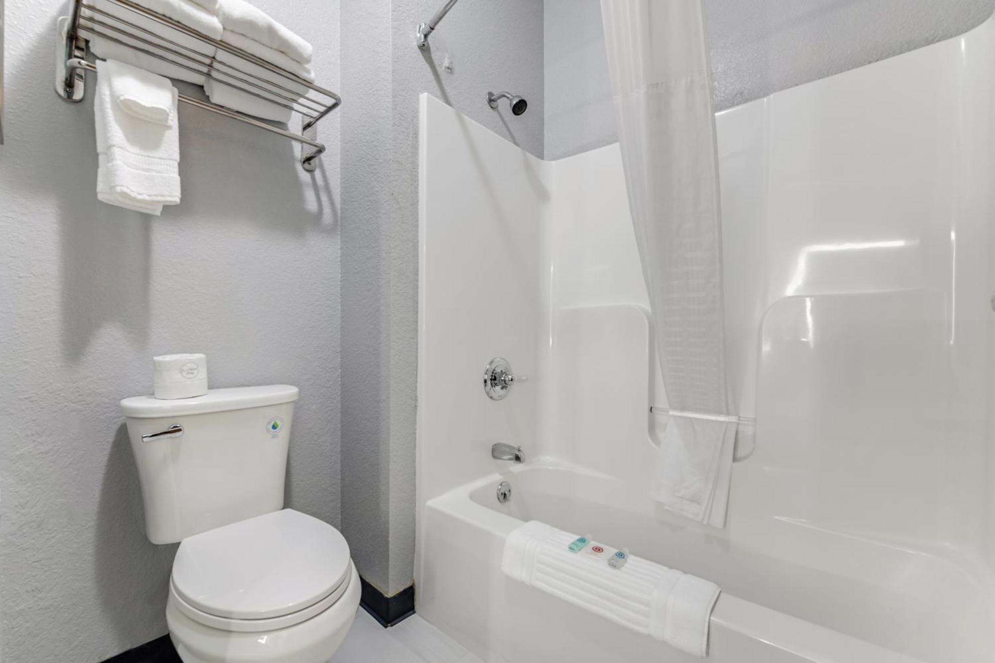 Quadruple Room with Two Queen Beds - Non Smoking