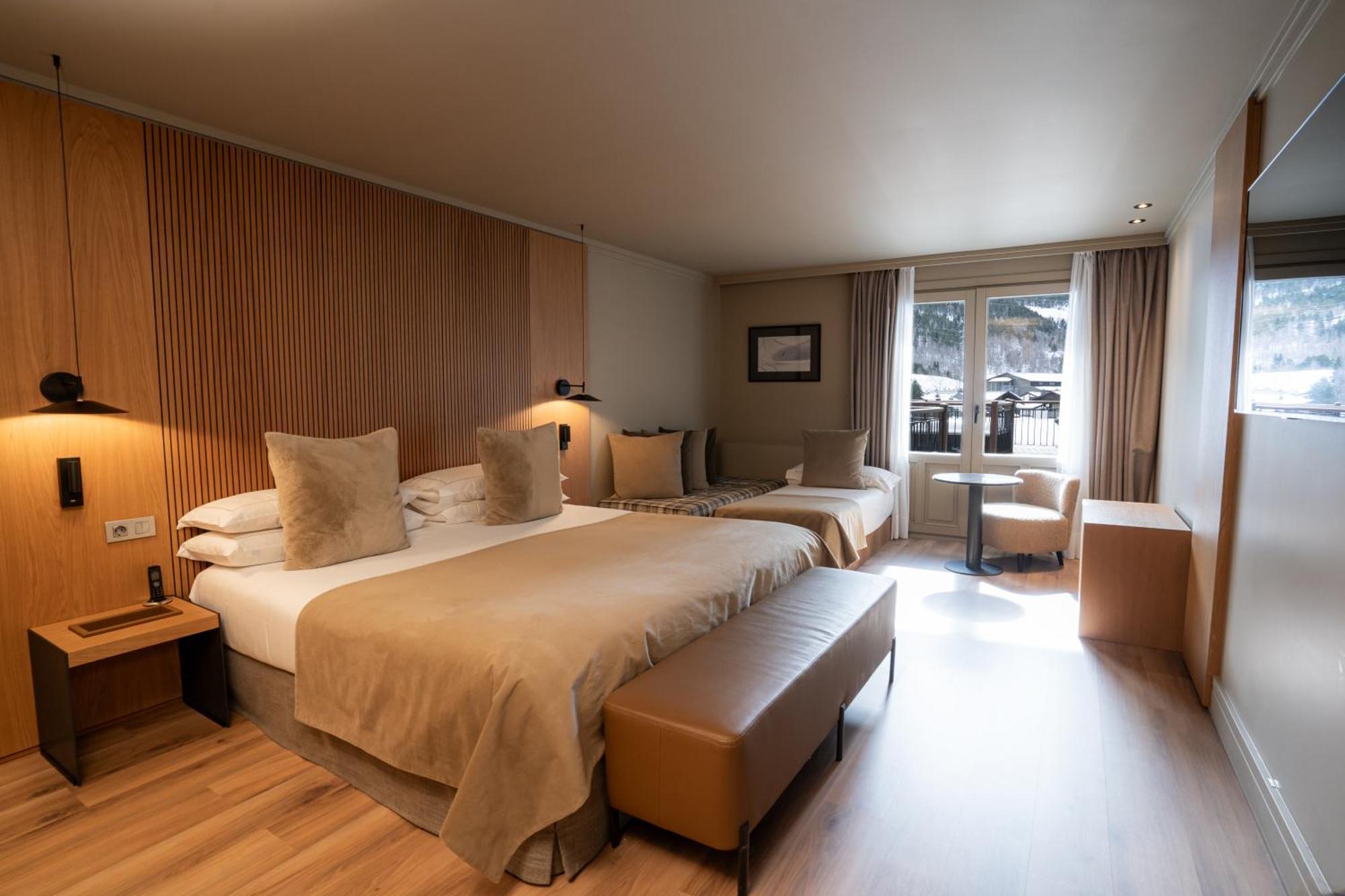 Deluxe Family Room