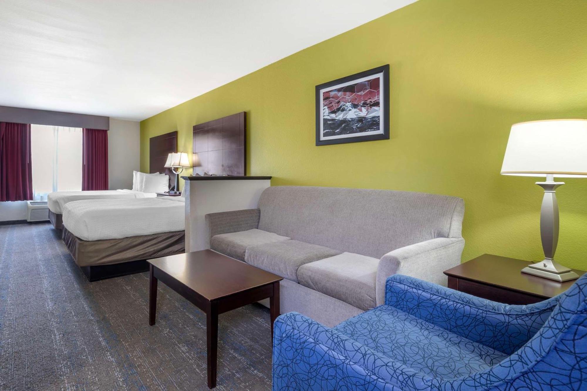 Queen Suite with Two Queen Beds - Non-Smoking