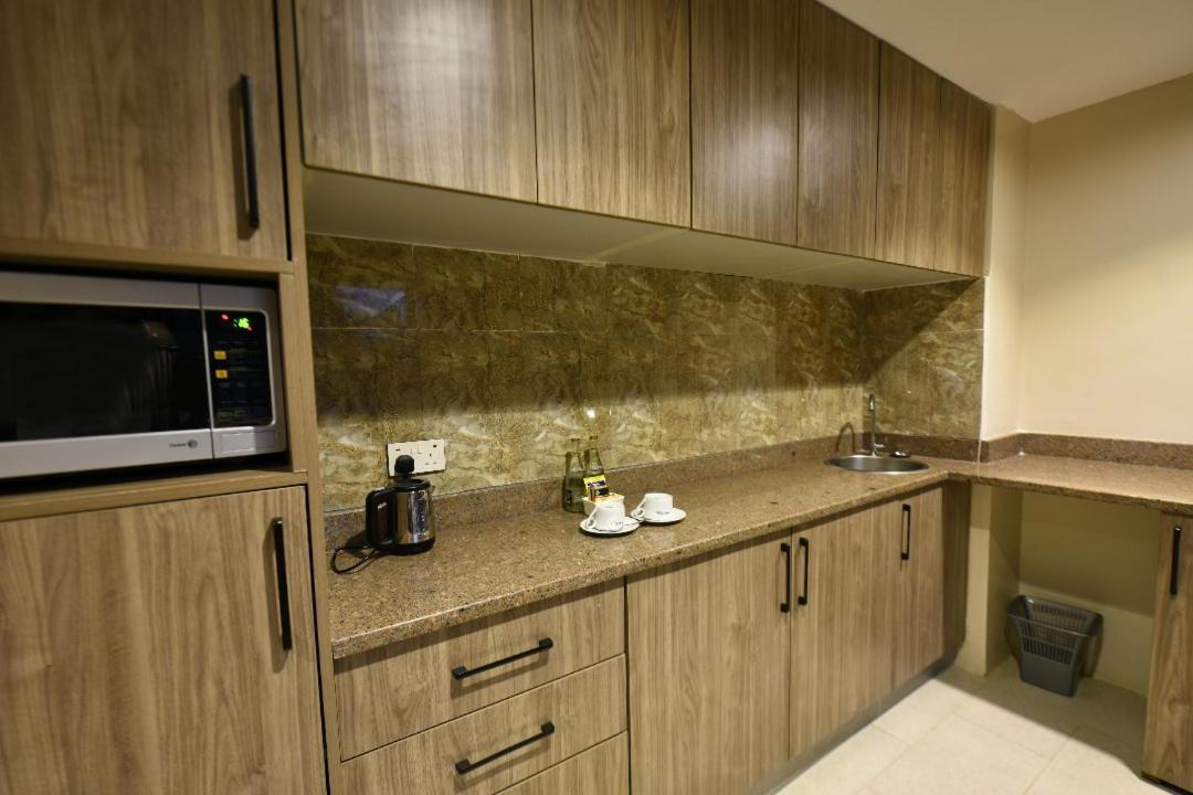 Deluxe King Suite