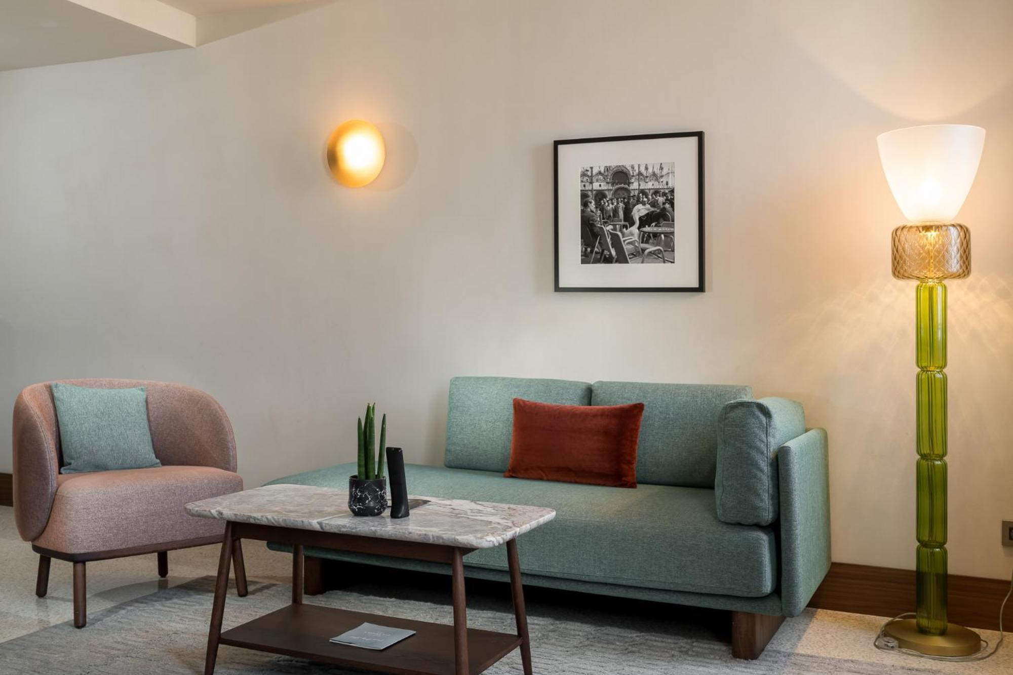 Quadruple Suite with Canal View