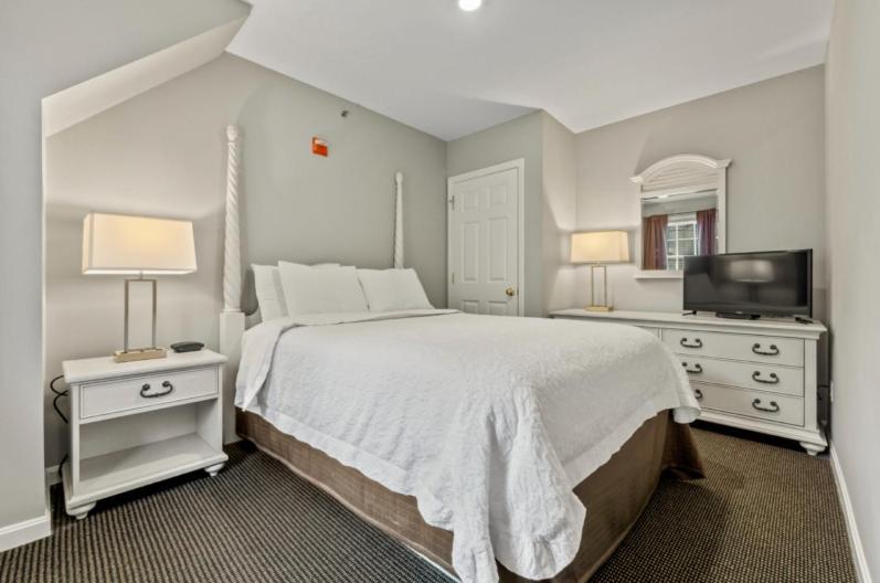 Two-Bedroom Suite,1622029125:JPEG