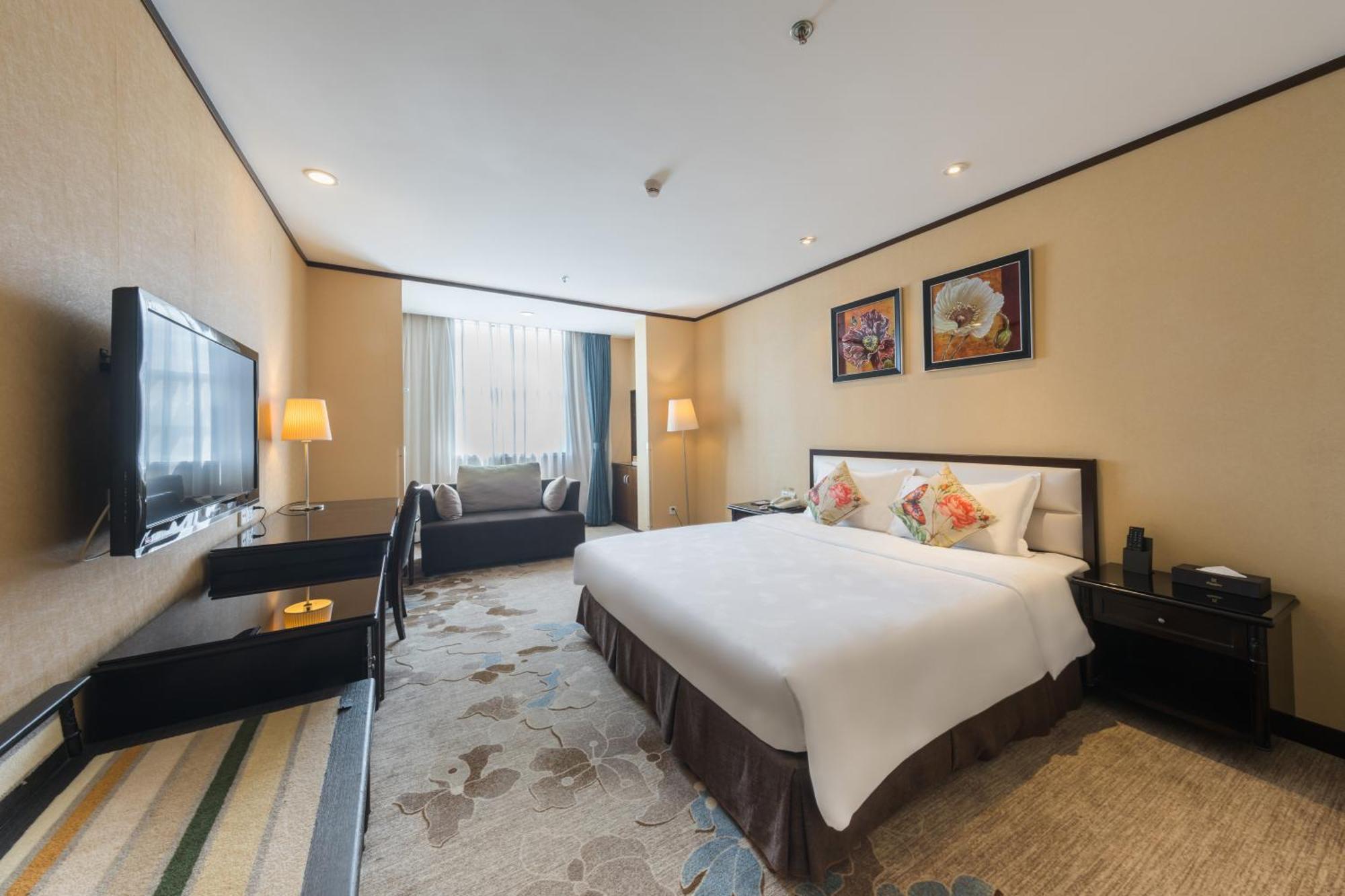 Deluxe Queen Room