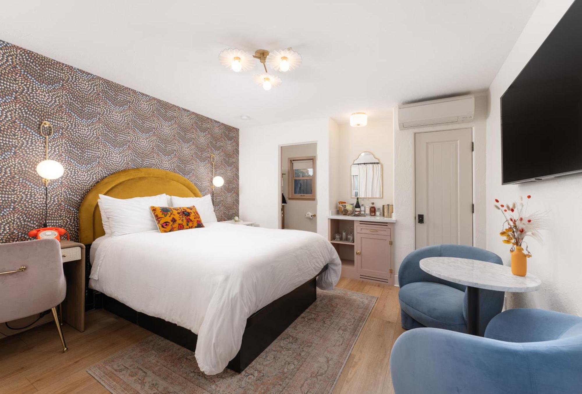Queen Room,1639502212:JPEG