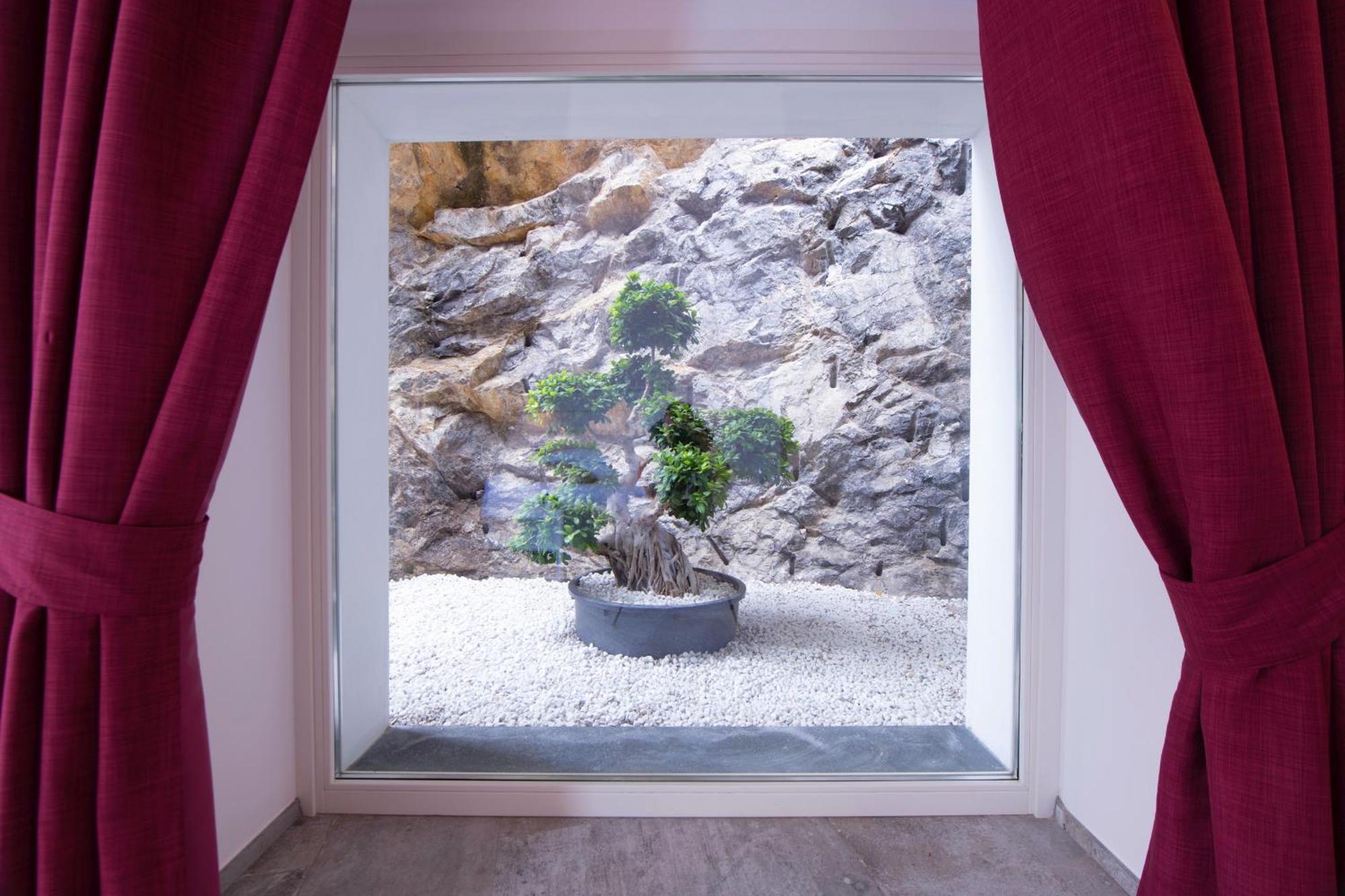 Jacuzzi Suite Sea View Terrace
