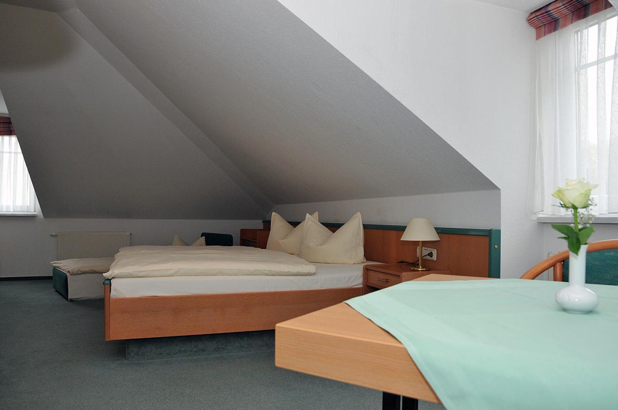 Triple Room,1643685748:JPEG
