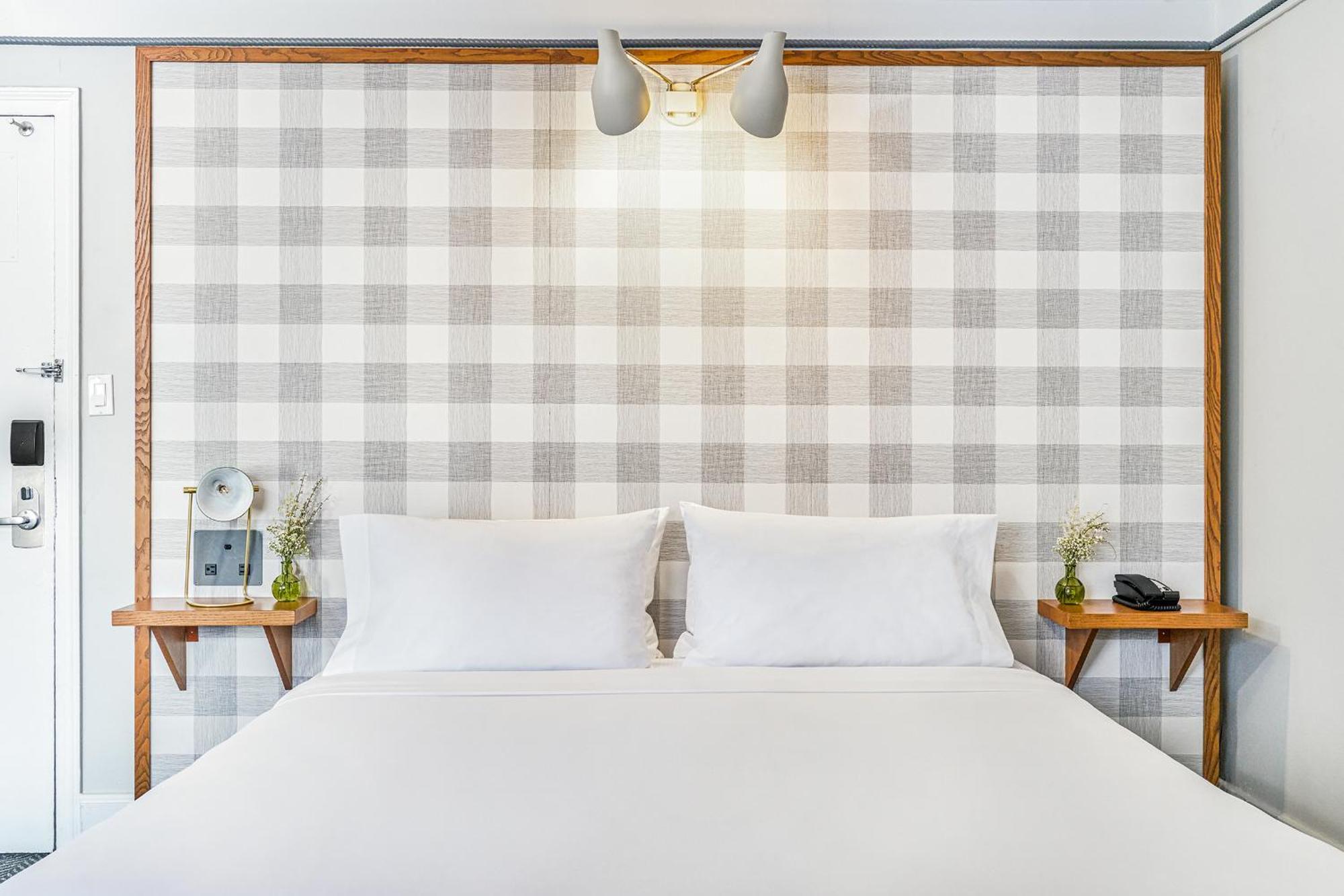 Deluxe King Room,1648892712:JPEG