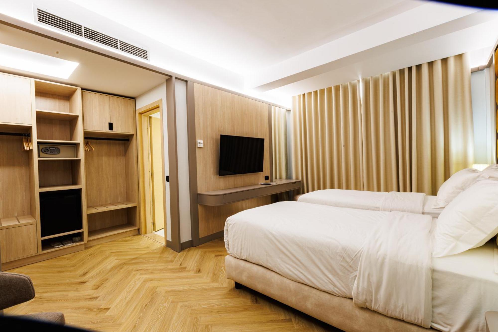 Superior Twin Room City View