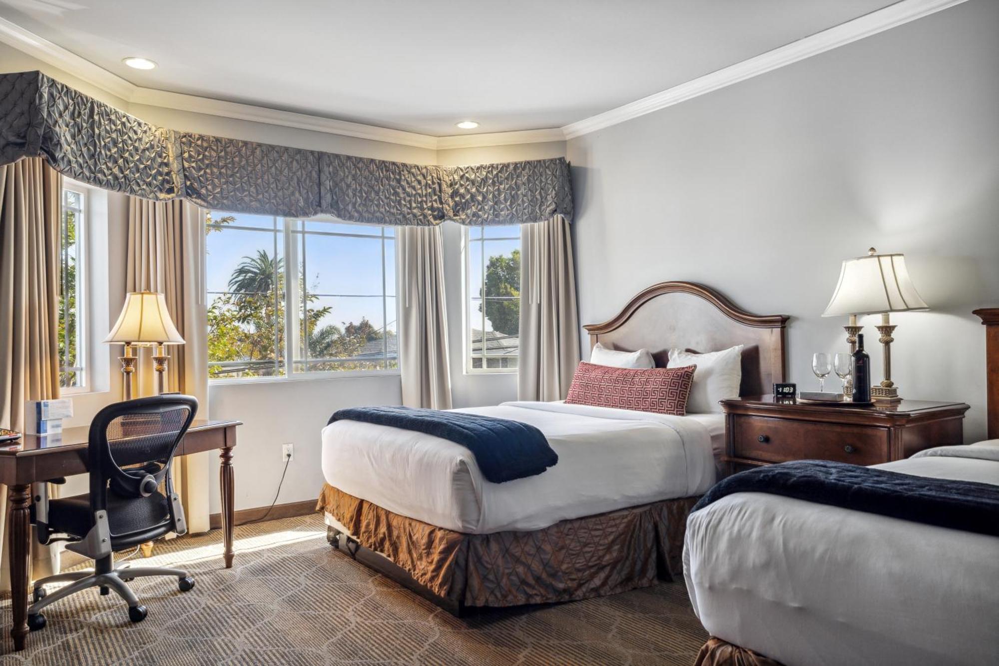 Queen Suite Two Queen Beds Non Smoking