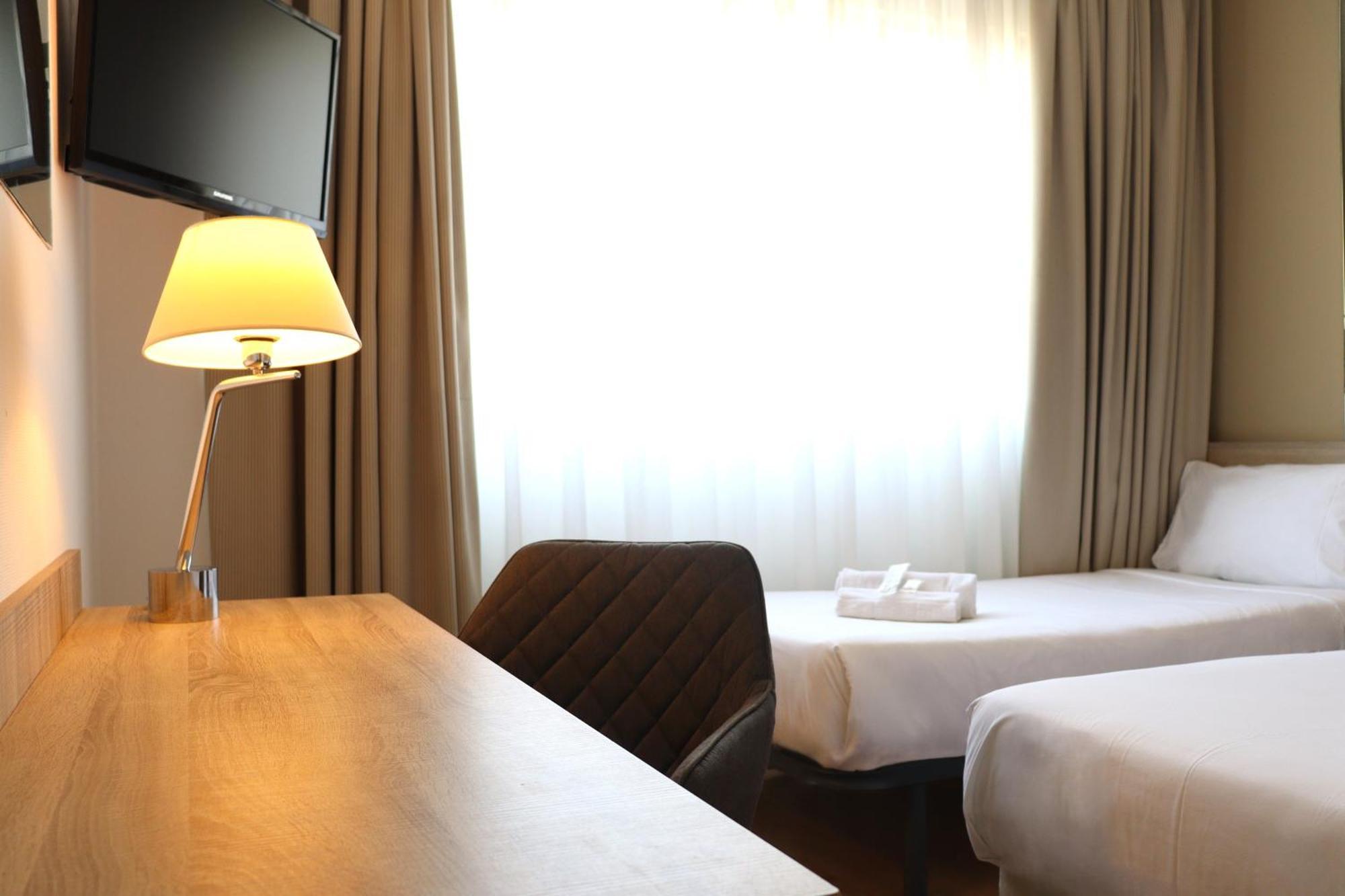 Camera Matrimoniale con Letto Supplementare