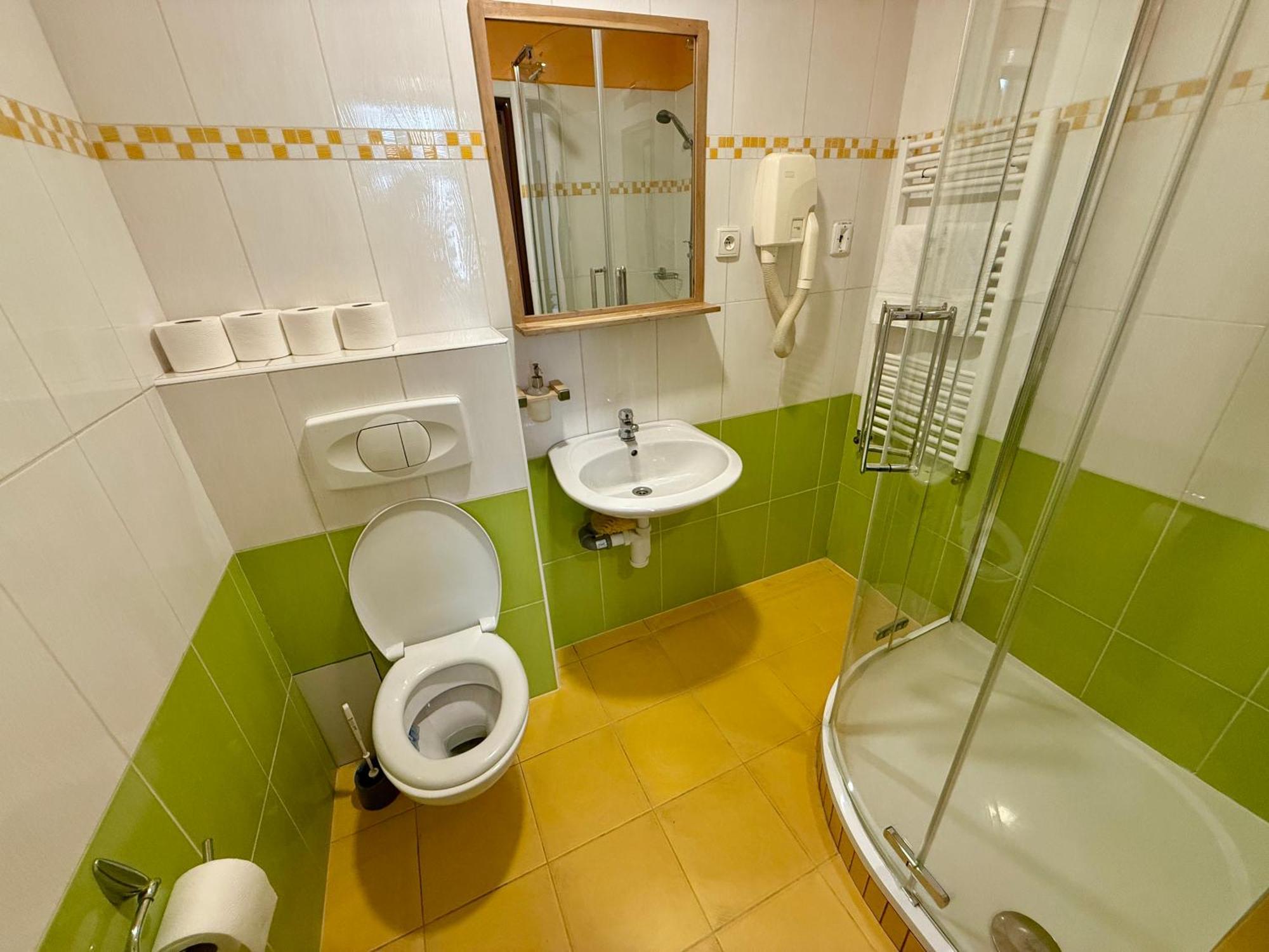 Double Room Private Bathroom