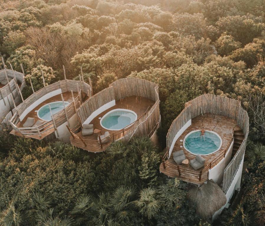 Deluxe Double or Twin Room Pool View