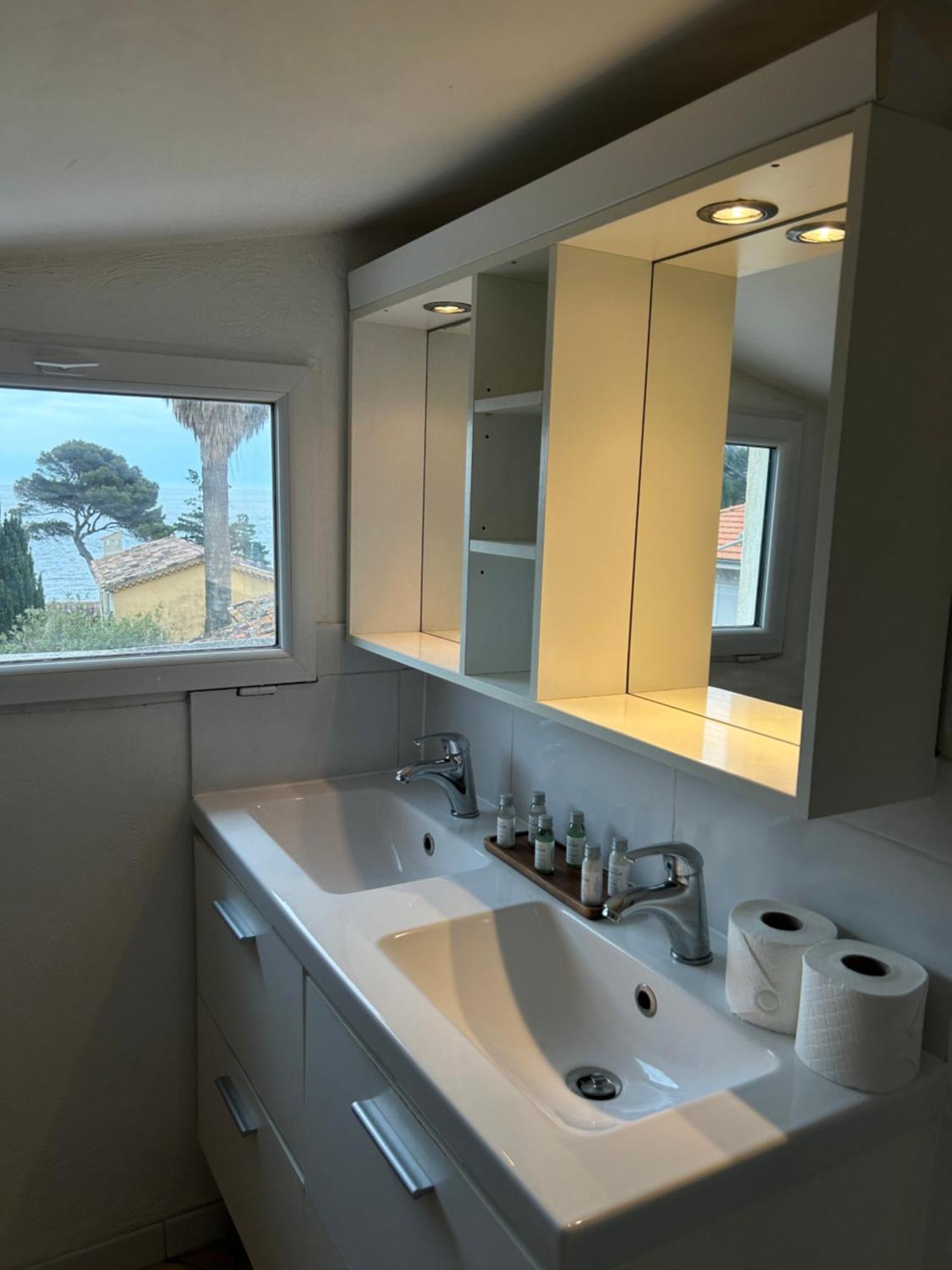 Queen Room Sea View