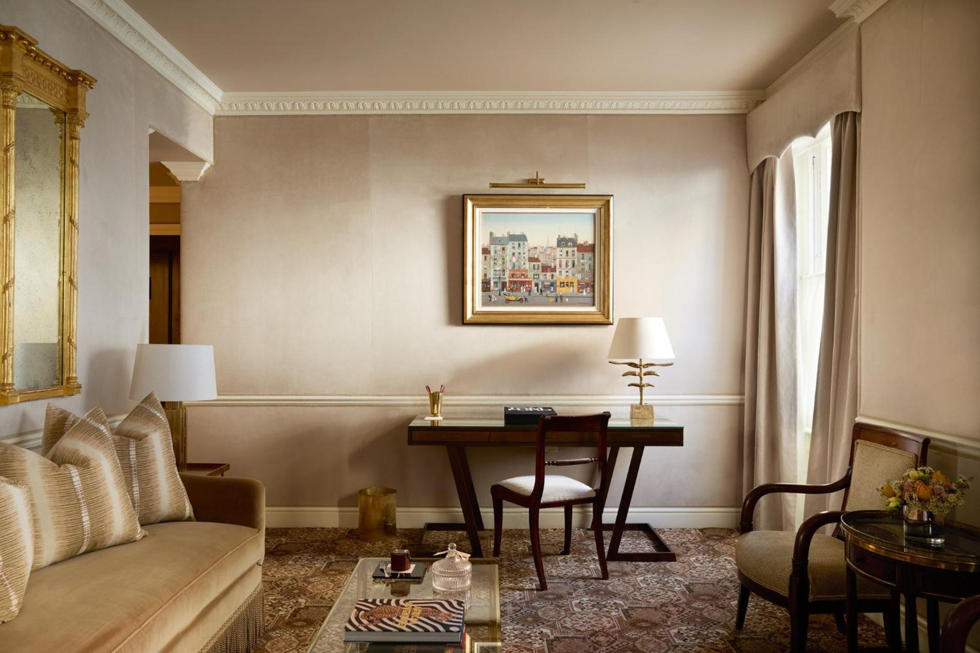 Victoria & Albert Suite