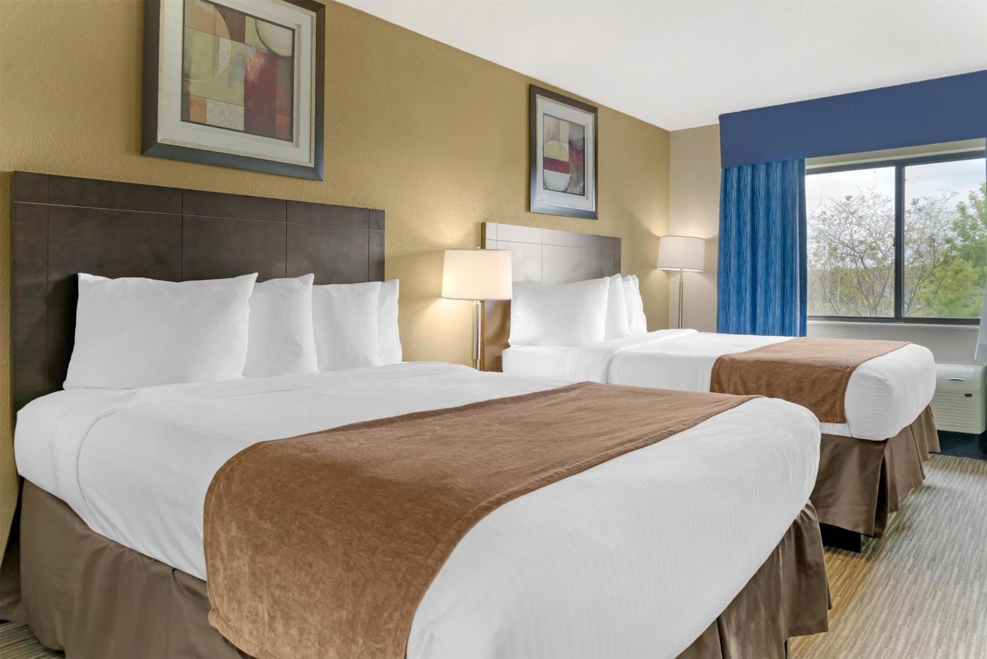 Queen Room with Two Queen Beds - River View