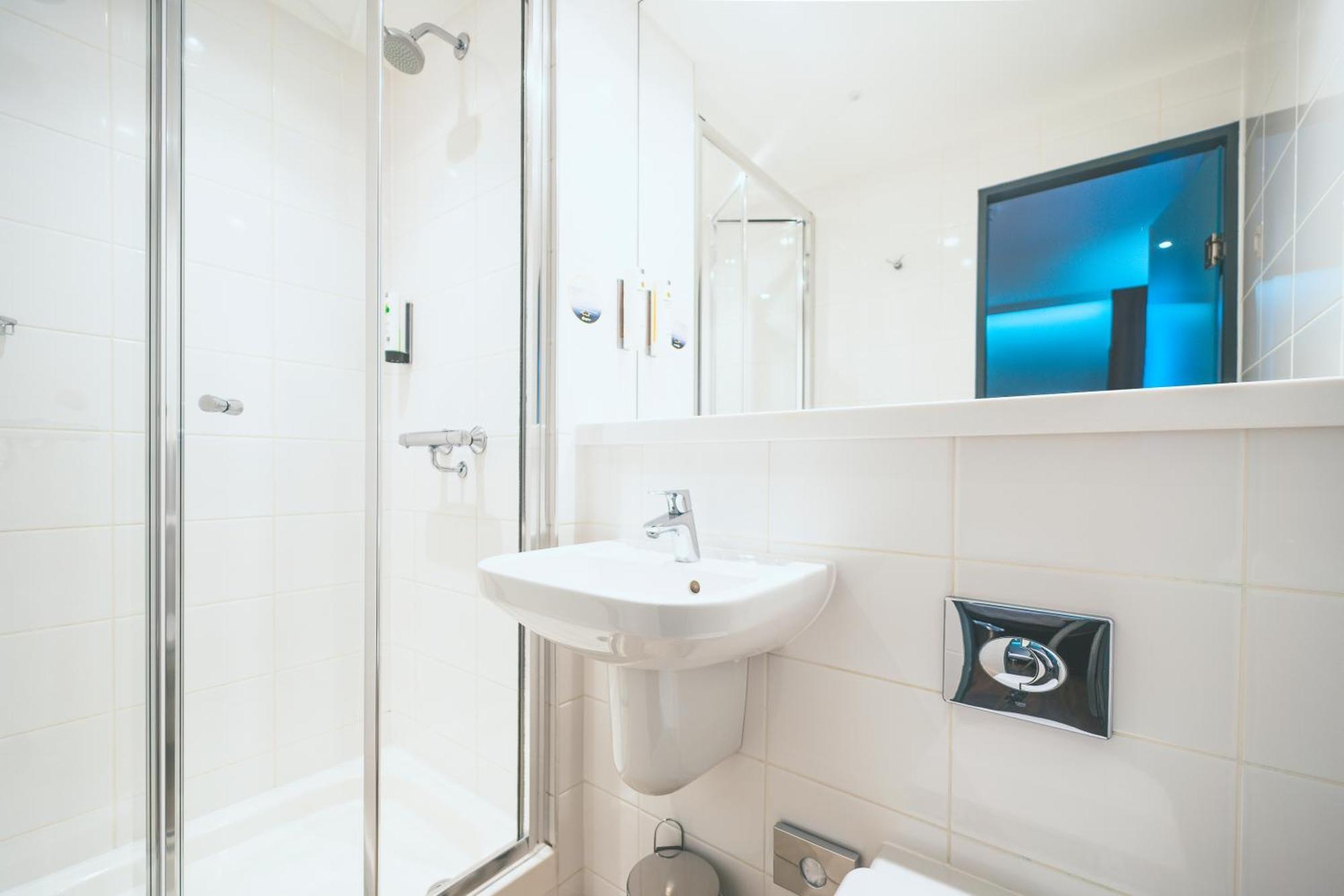 Cosy Double without Window