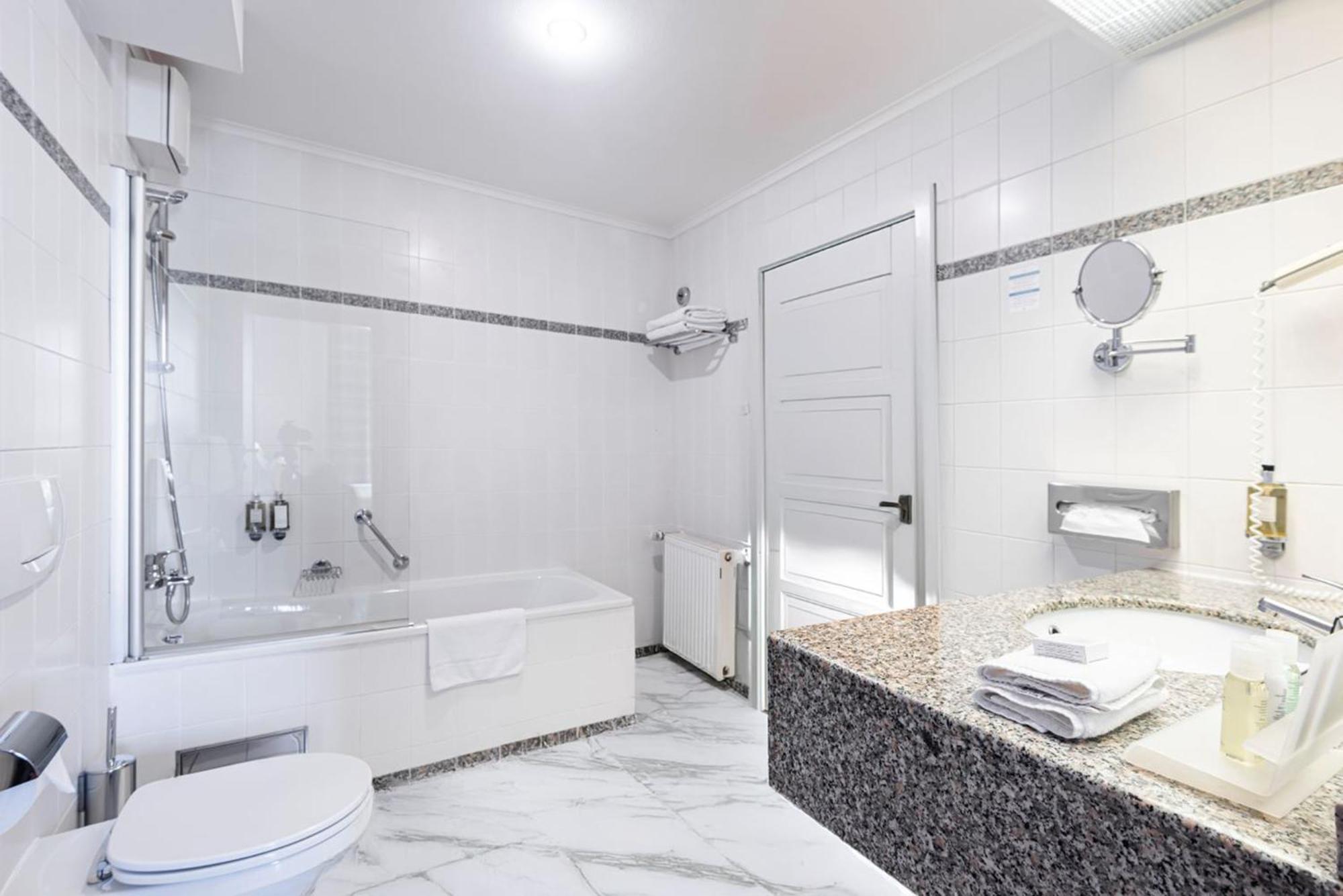 Deluxe Tower Suite Panoramic View