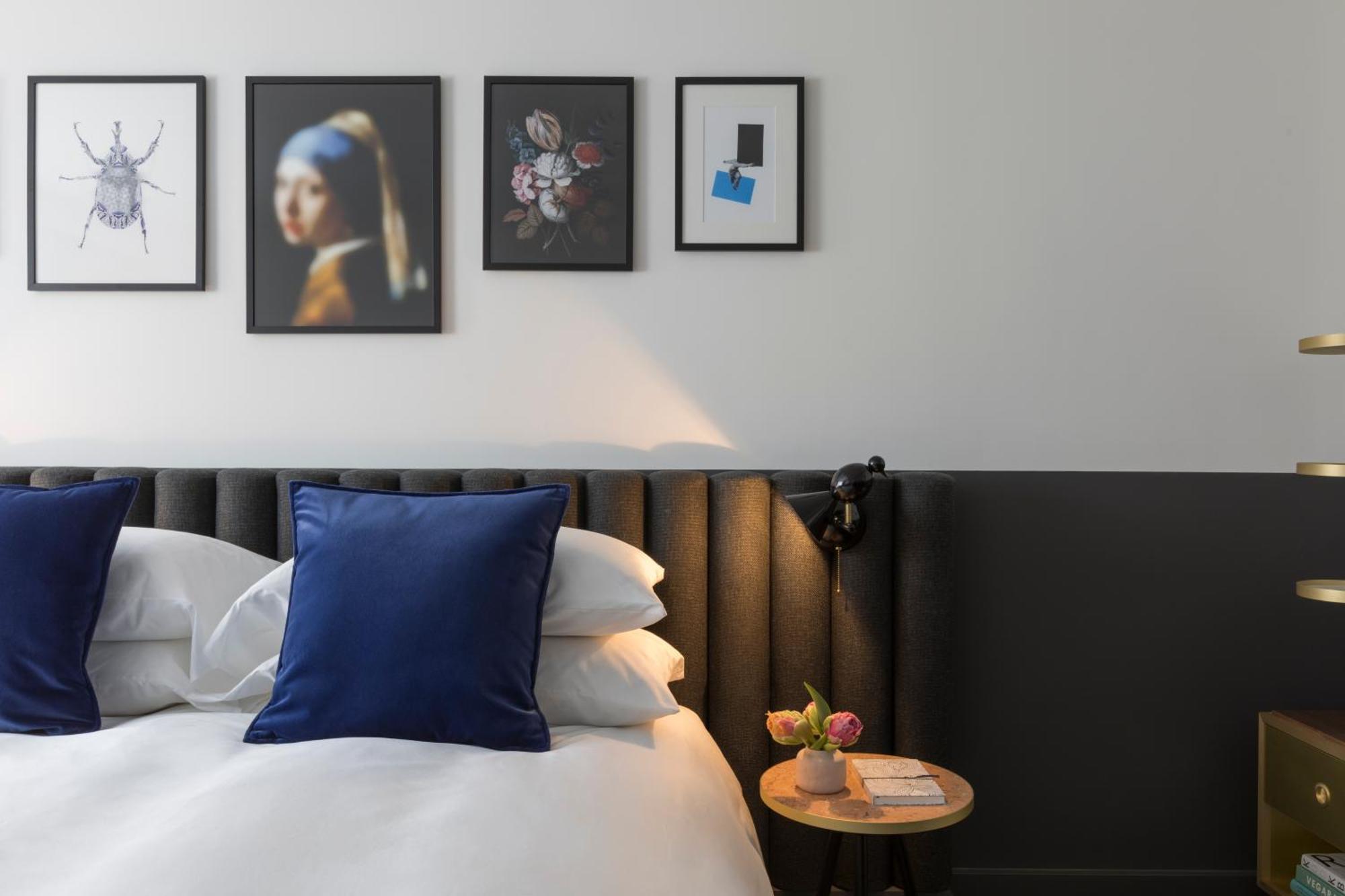 Essential Queen Room
