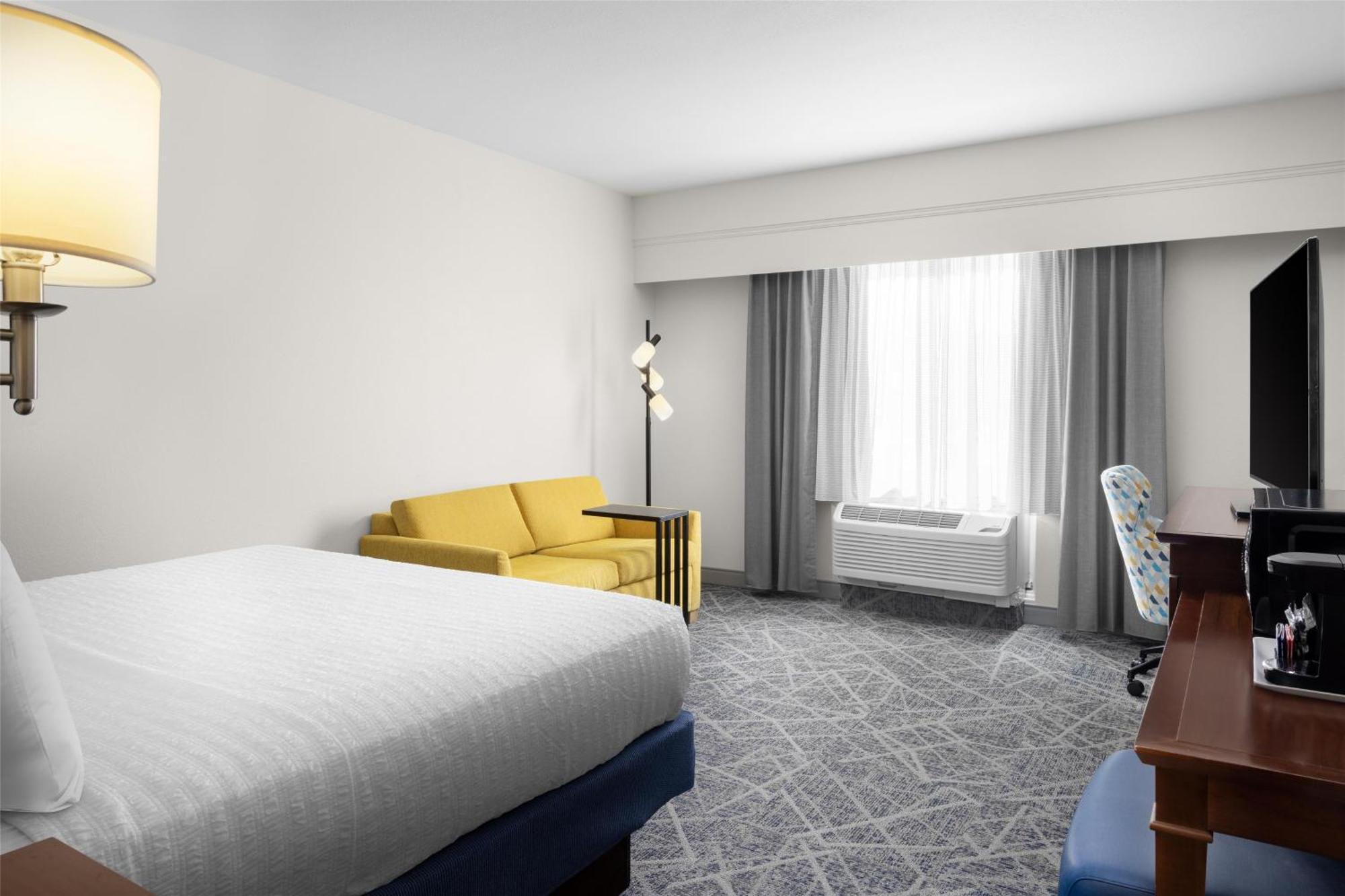 King Room with Sofa Bed - Non-Smoking