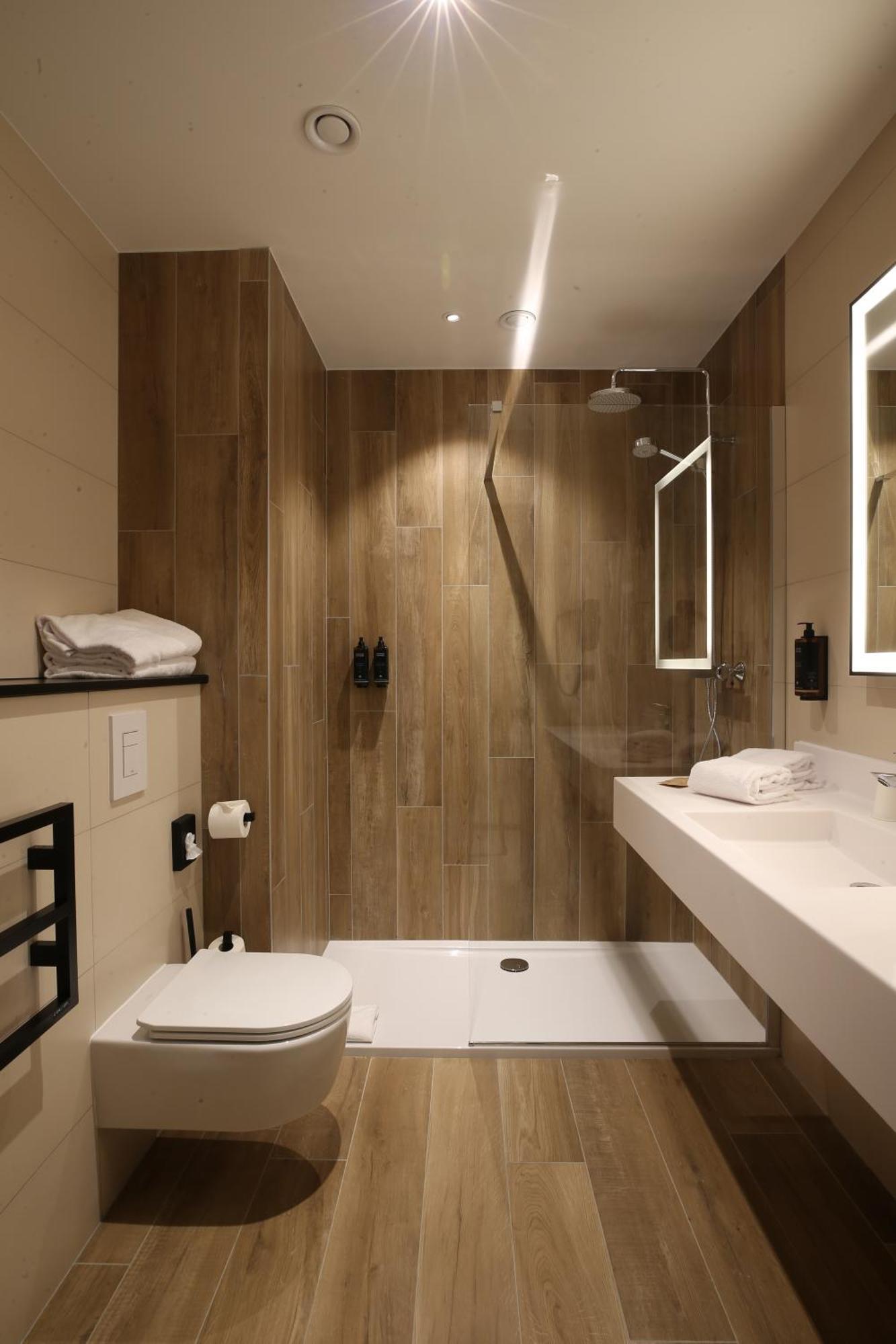 Classic King Room with River View