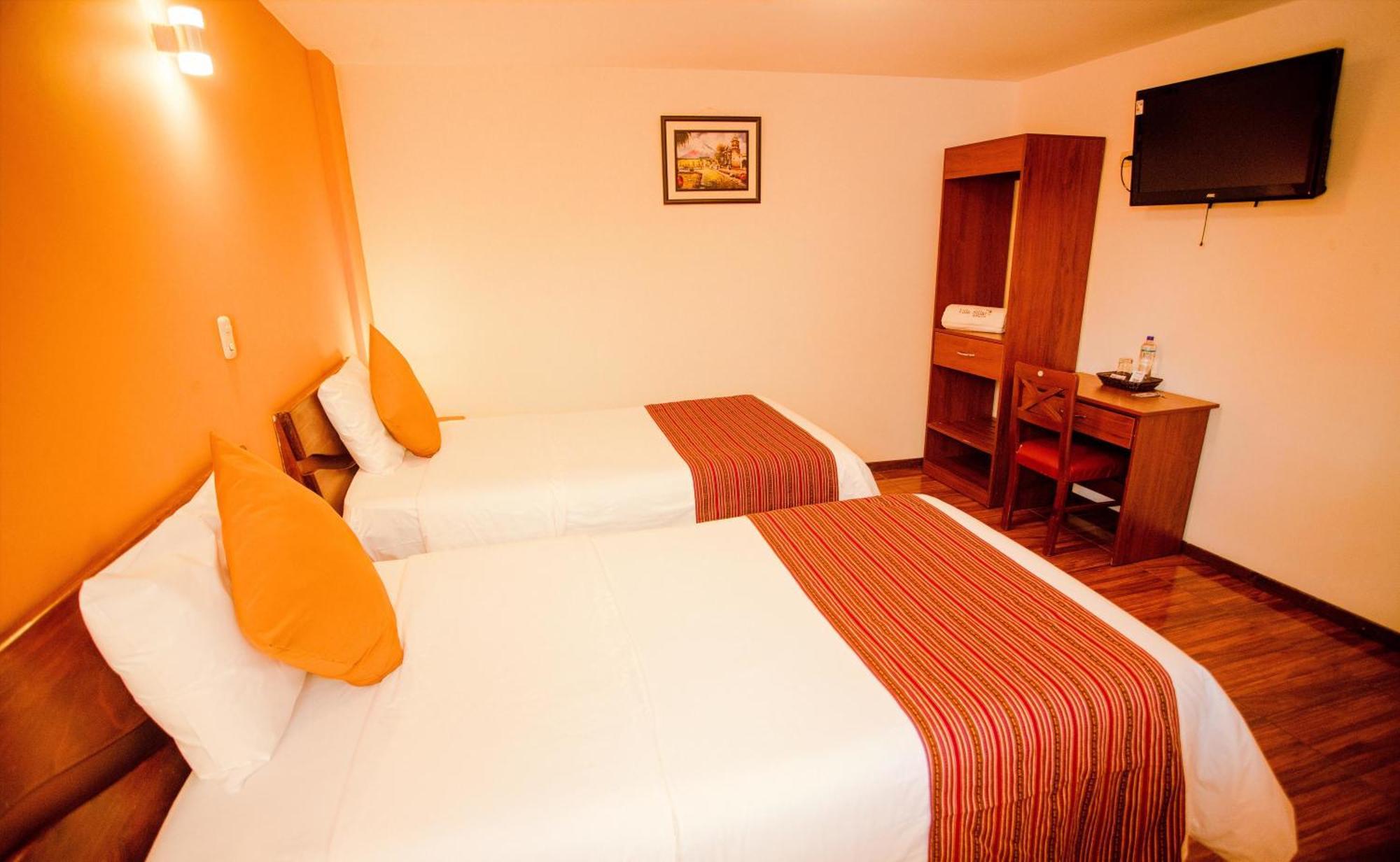 Twin Room (2 Single Beds),1722937302:JPEG