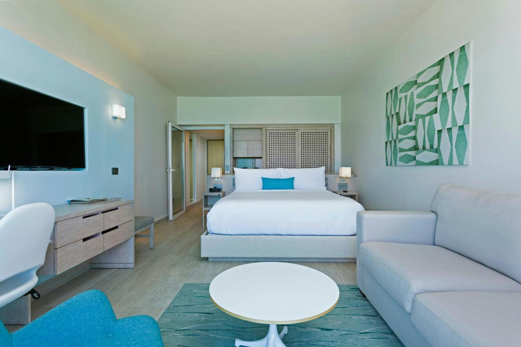Deluxe King Room with Ocean View,1742696129:JPEG