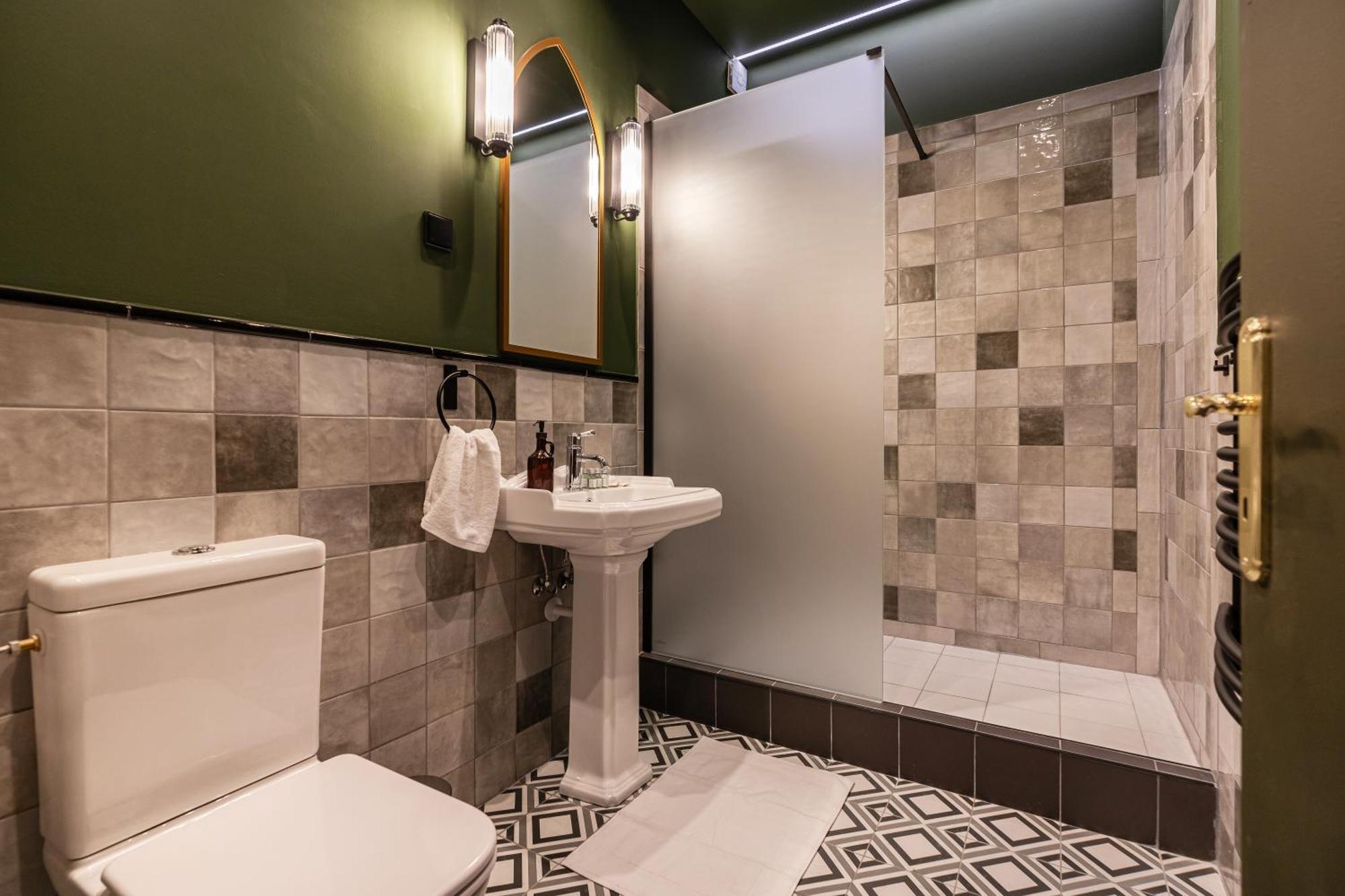 Signature Apartment,1758272210:JPEG
