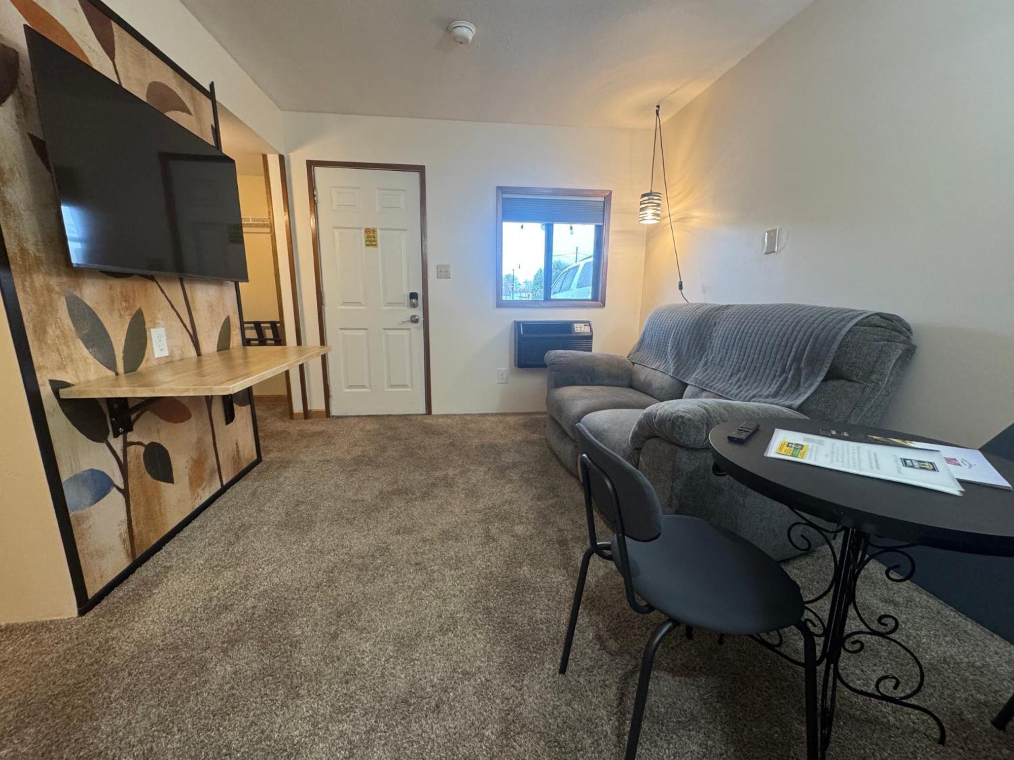 Deluxe Queen Suite,1758390695:JPEG