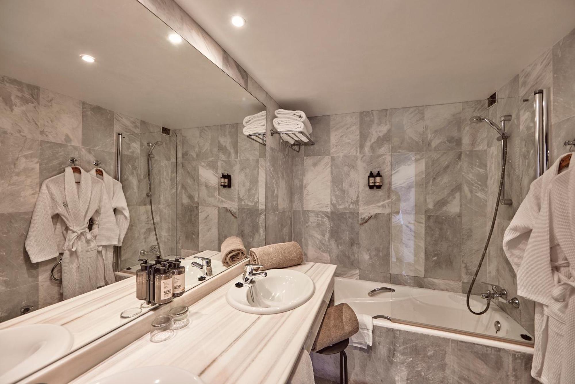 Panoramic Double Room Sea View Spa Access Not