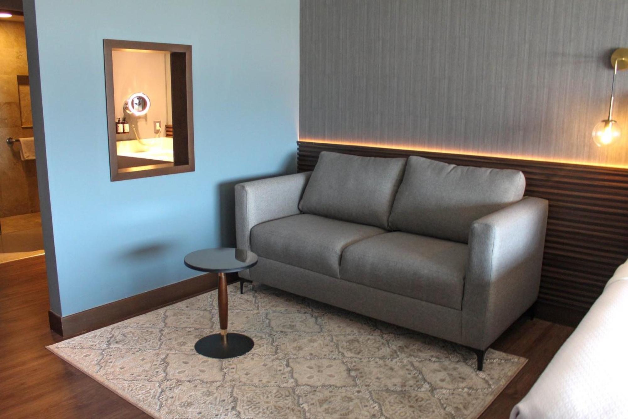 Crowne Suite