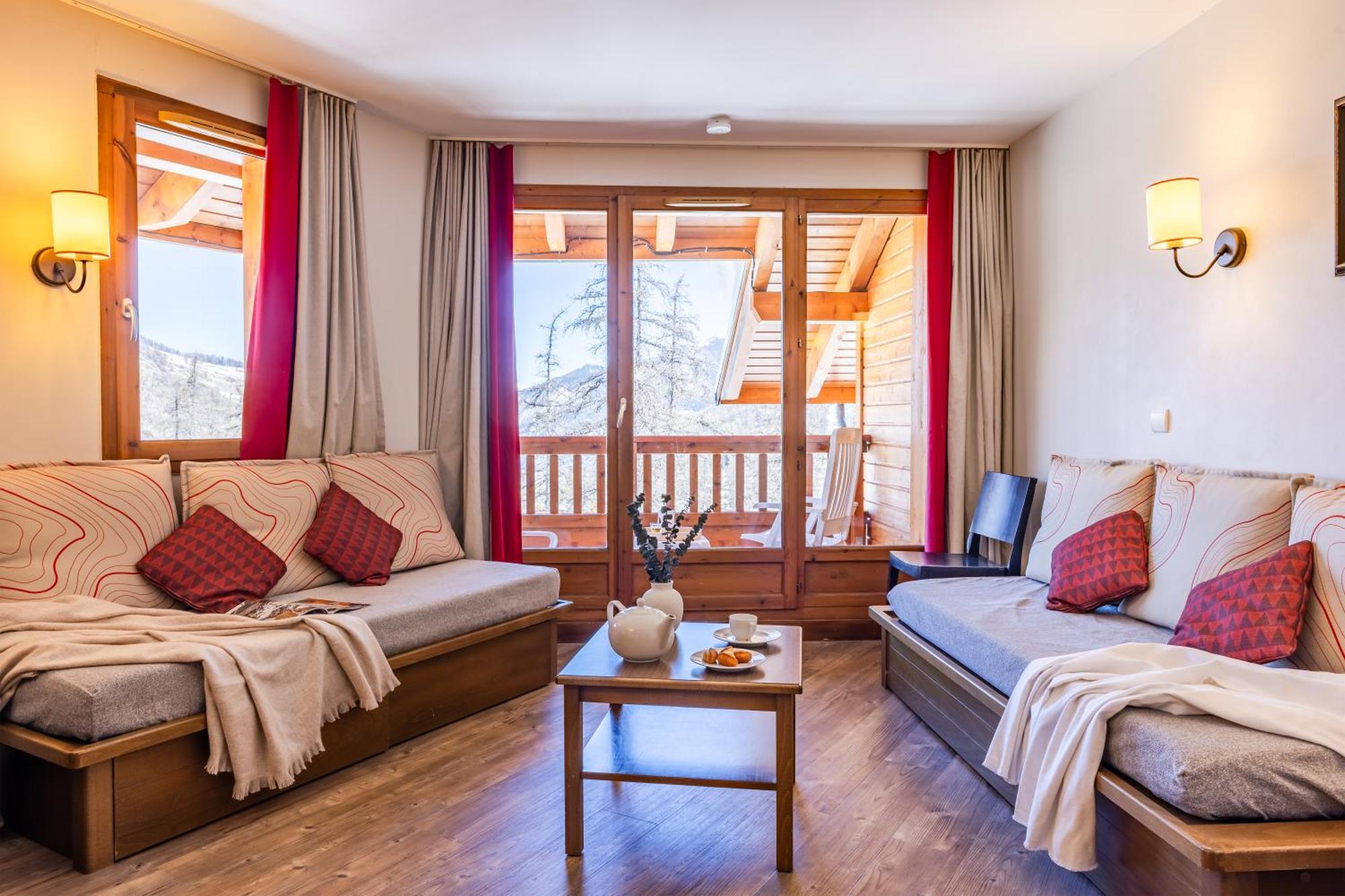 Three-Bedroom Duplex Apartment,1765576351:JPEG