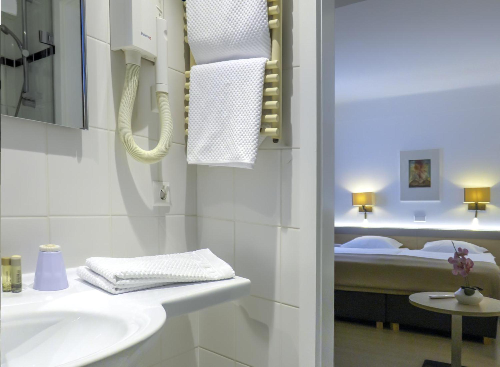 Quarto com 2 Camas de Solteiro