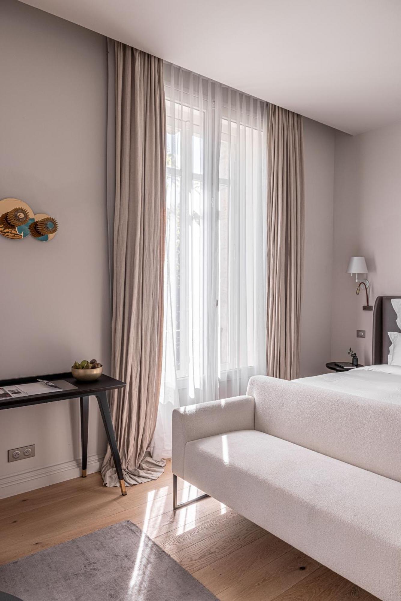 Prestige Room