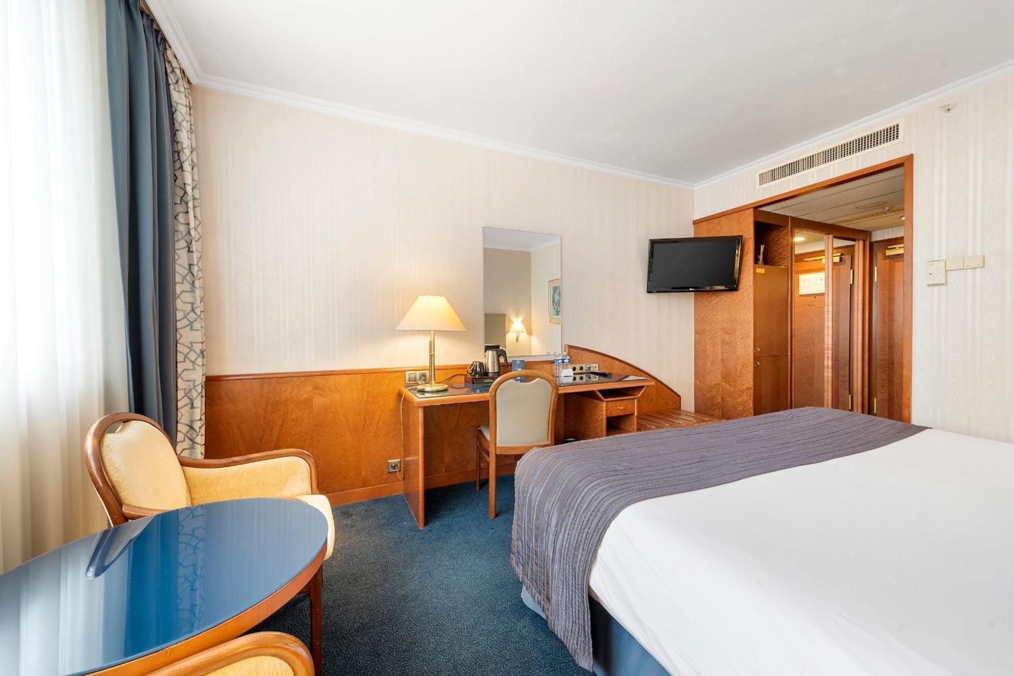 Premium King Room