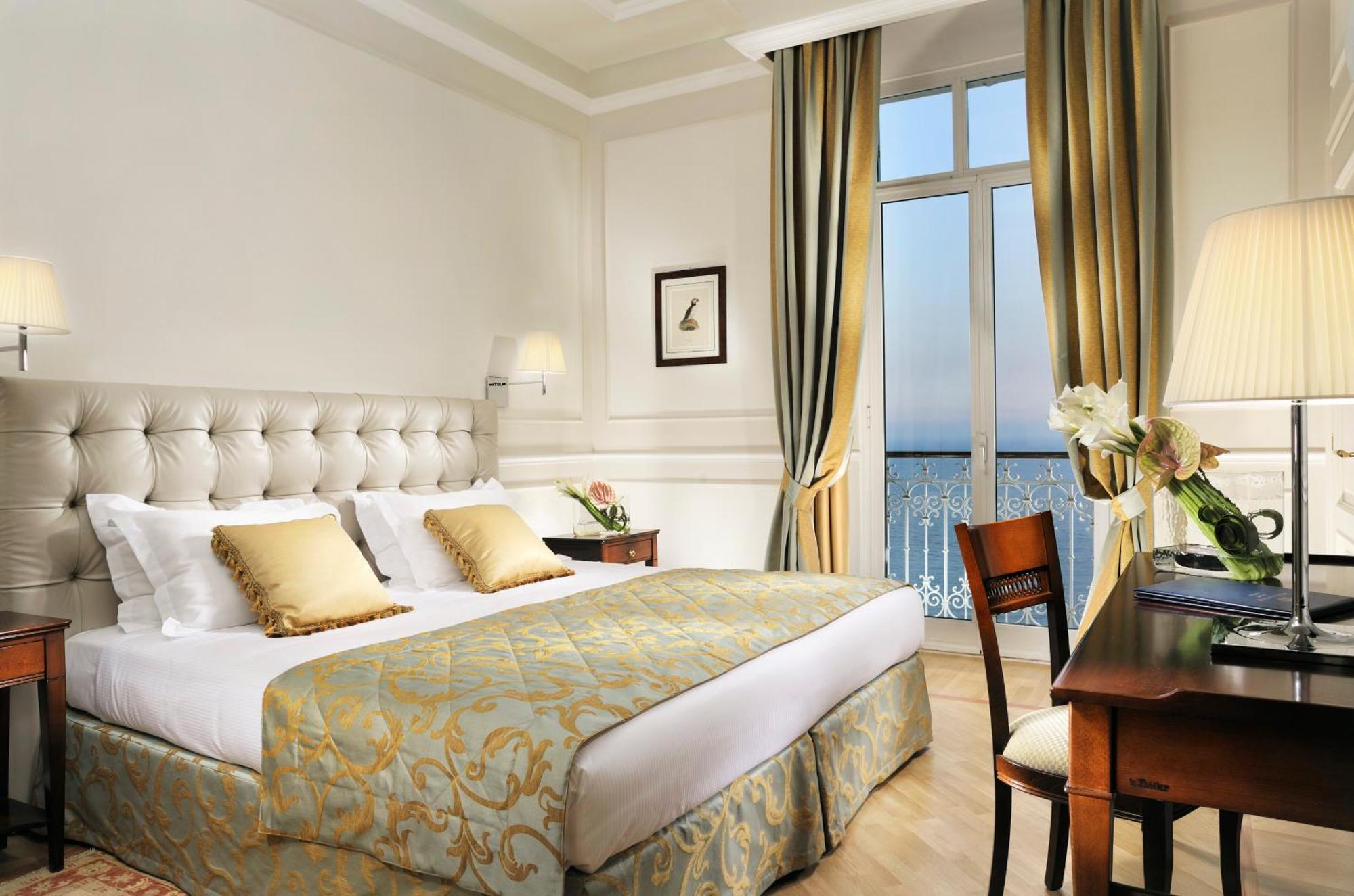 Superior Dreibettzimmer mit Balkon und Meerblick