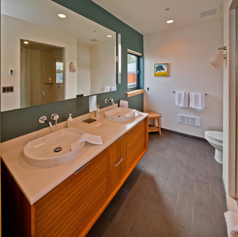 Superior One-Bedroom Apartment