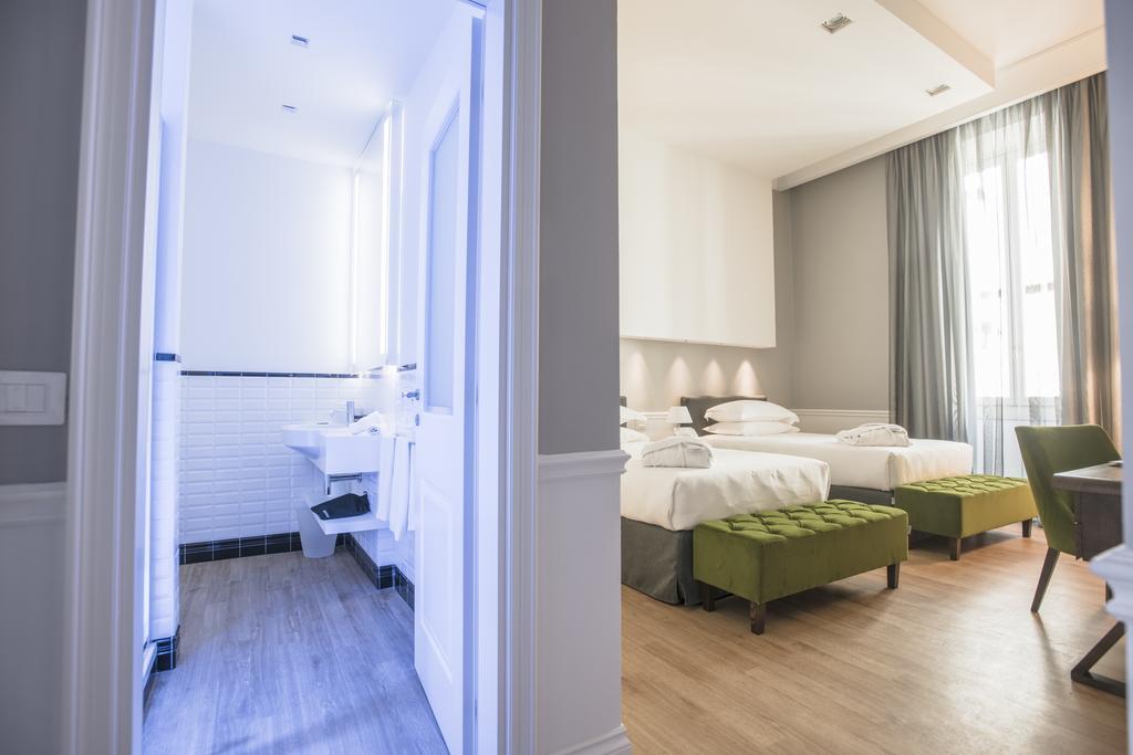 Quarto Comfort com Cama de Casal ou 2 de Solteiro